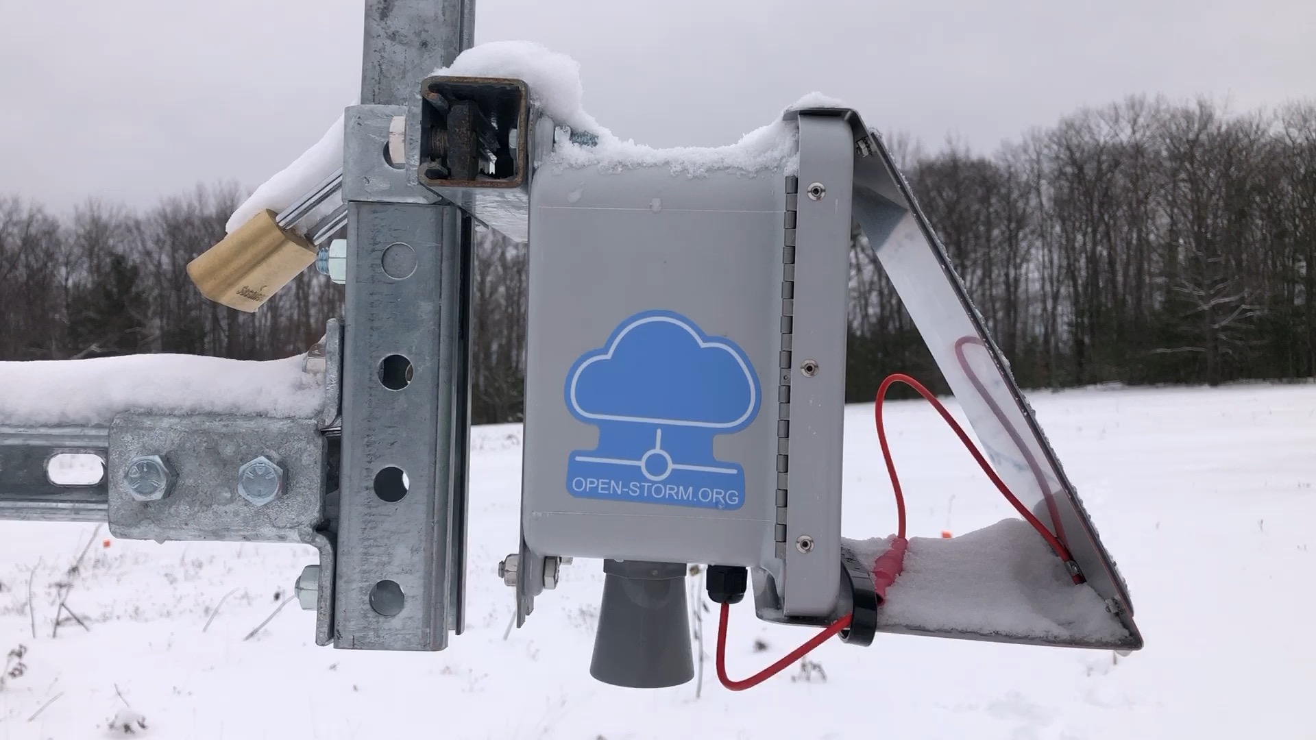 Snow depth monitoring equipment