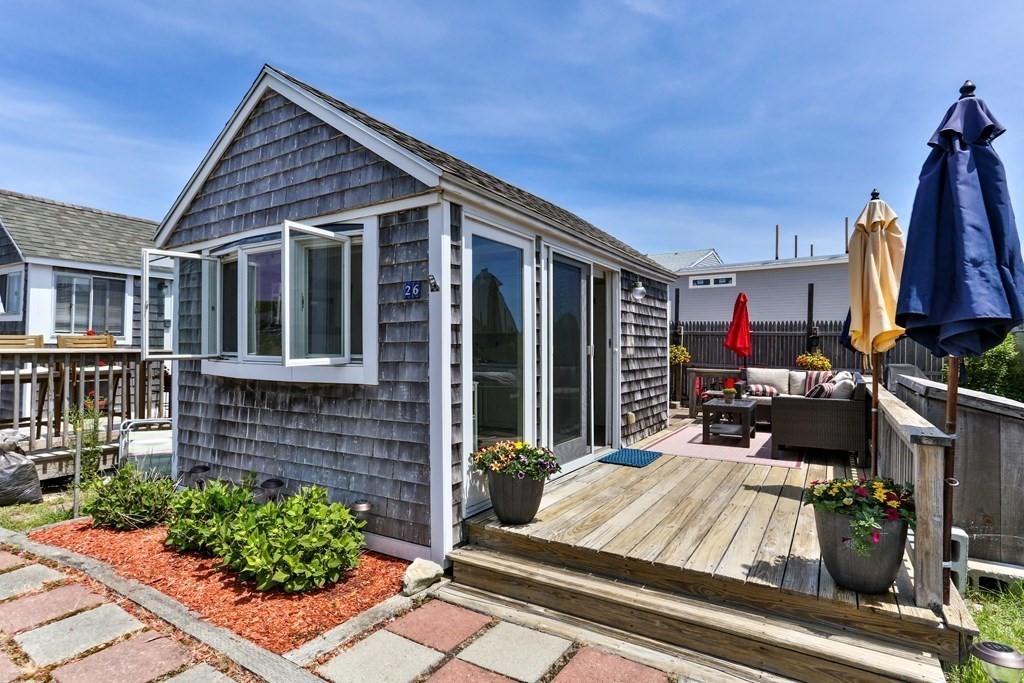 House of the Week: A waterfront cottage in Provincetown on the market ...