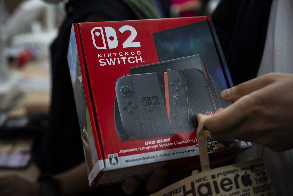 Nintendo Switch - 新品　ニンテンドースイッチ　新型 新品」Nintendo 任天堂 Switch 新型モデル - メルカリ