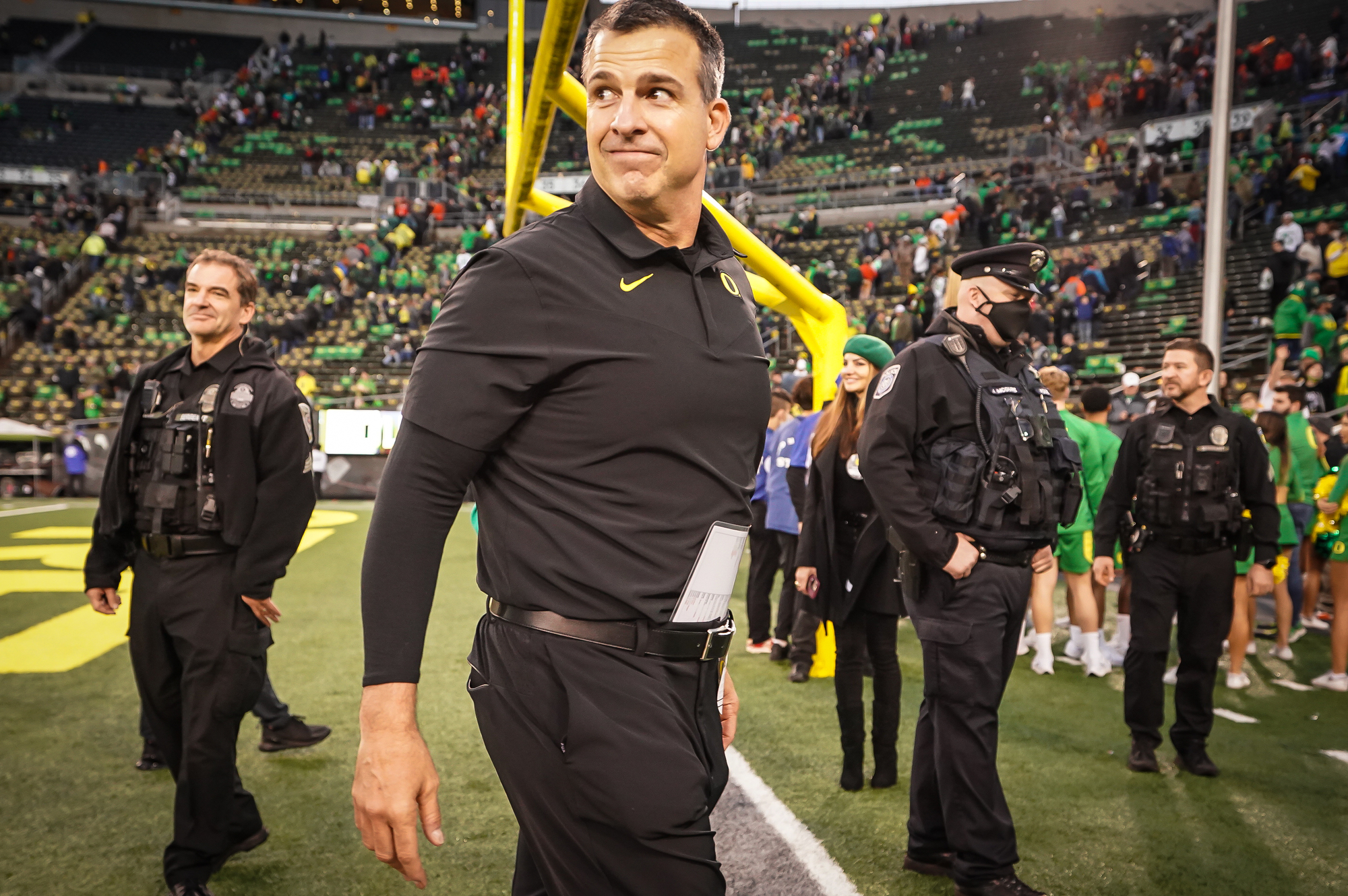 Oregon Ducks coach Mario Cristobal fires back at NFL Draft