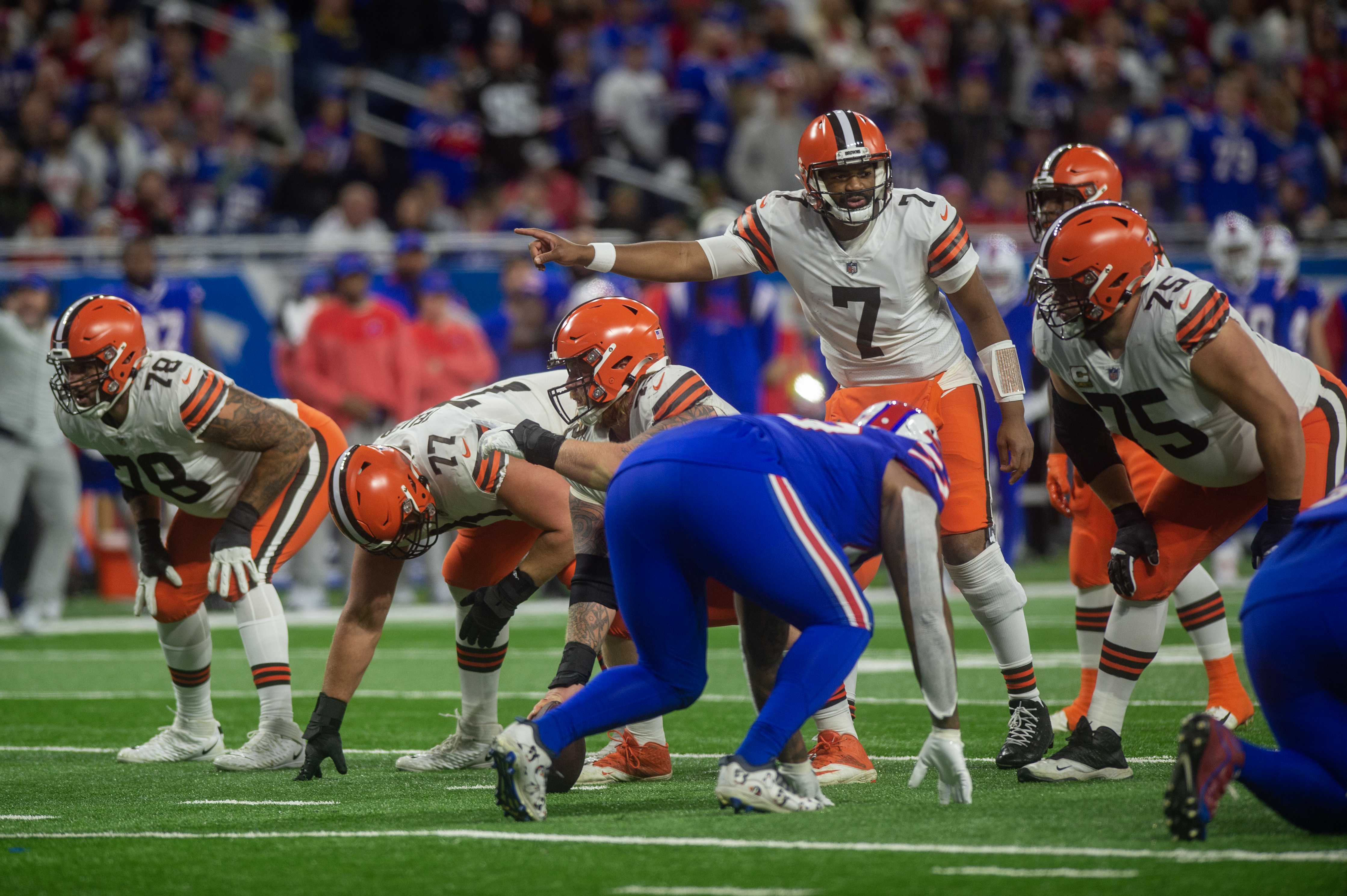 The Cleveland Browns and Buffalo Bills play week 11 at Ford Field 