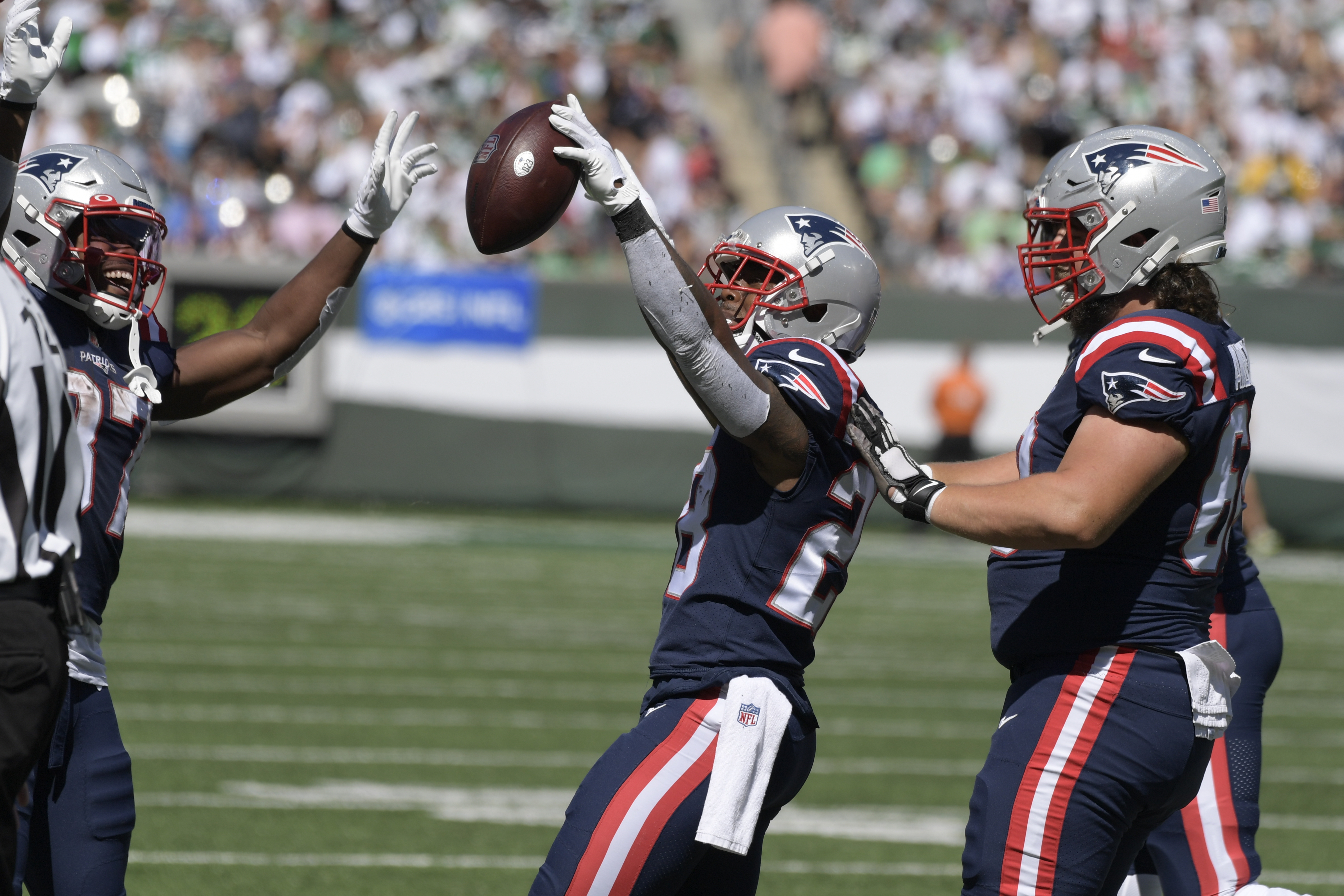 James White looks like himself again in Mac Jones' Patriots offense