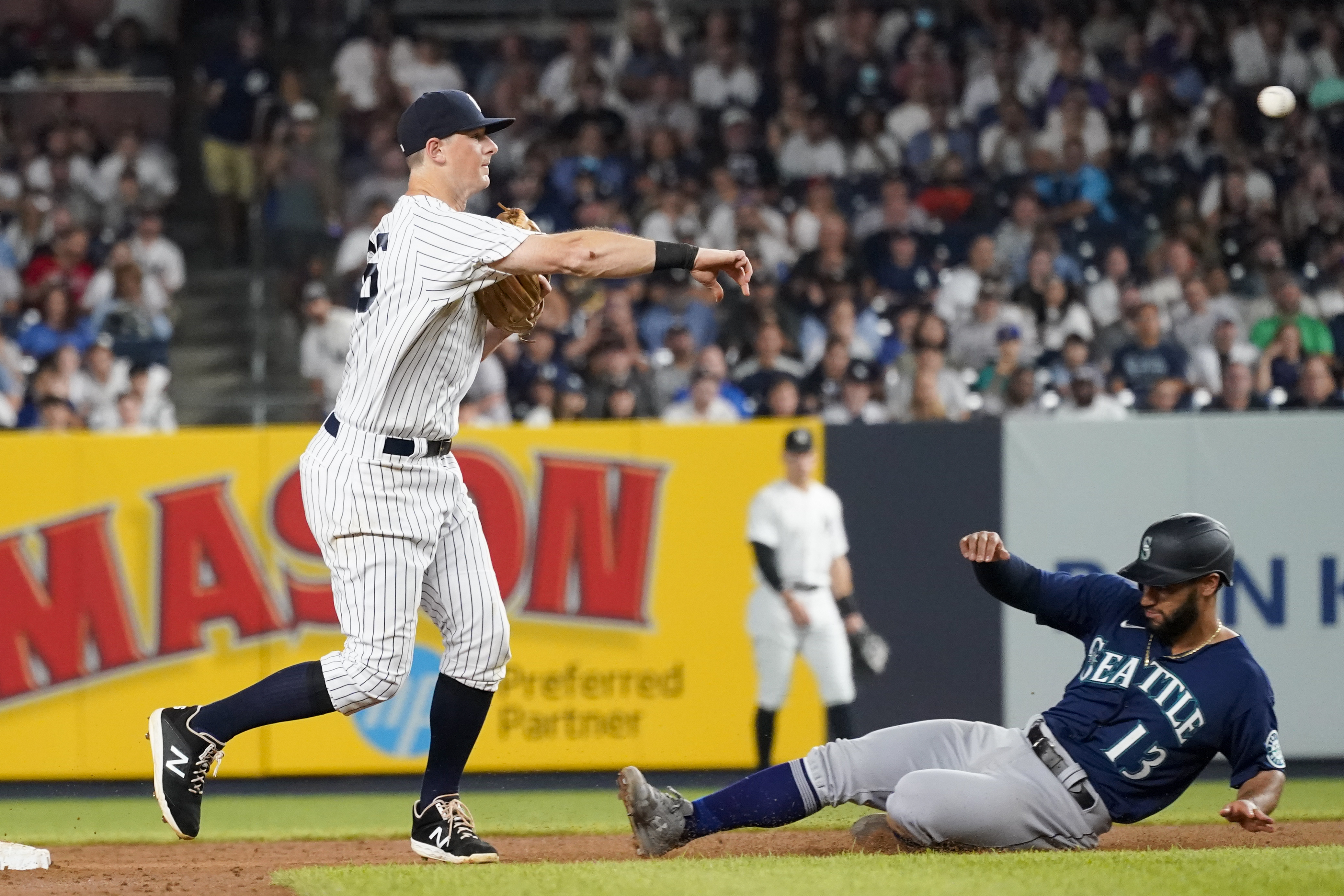 Yankees OF Joey Gallo powers New York past Seattle Mariners - Sports  Illustrated NY Yankees News, Analysis and More