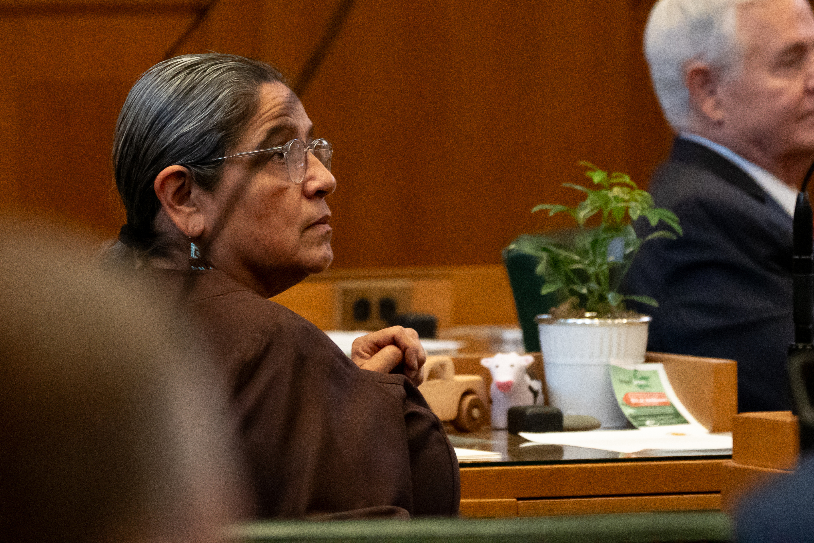 Oregon lawmakers sworn in at Salem Capitol January 2025 - oregonlive.com