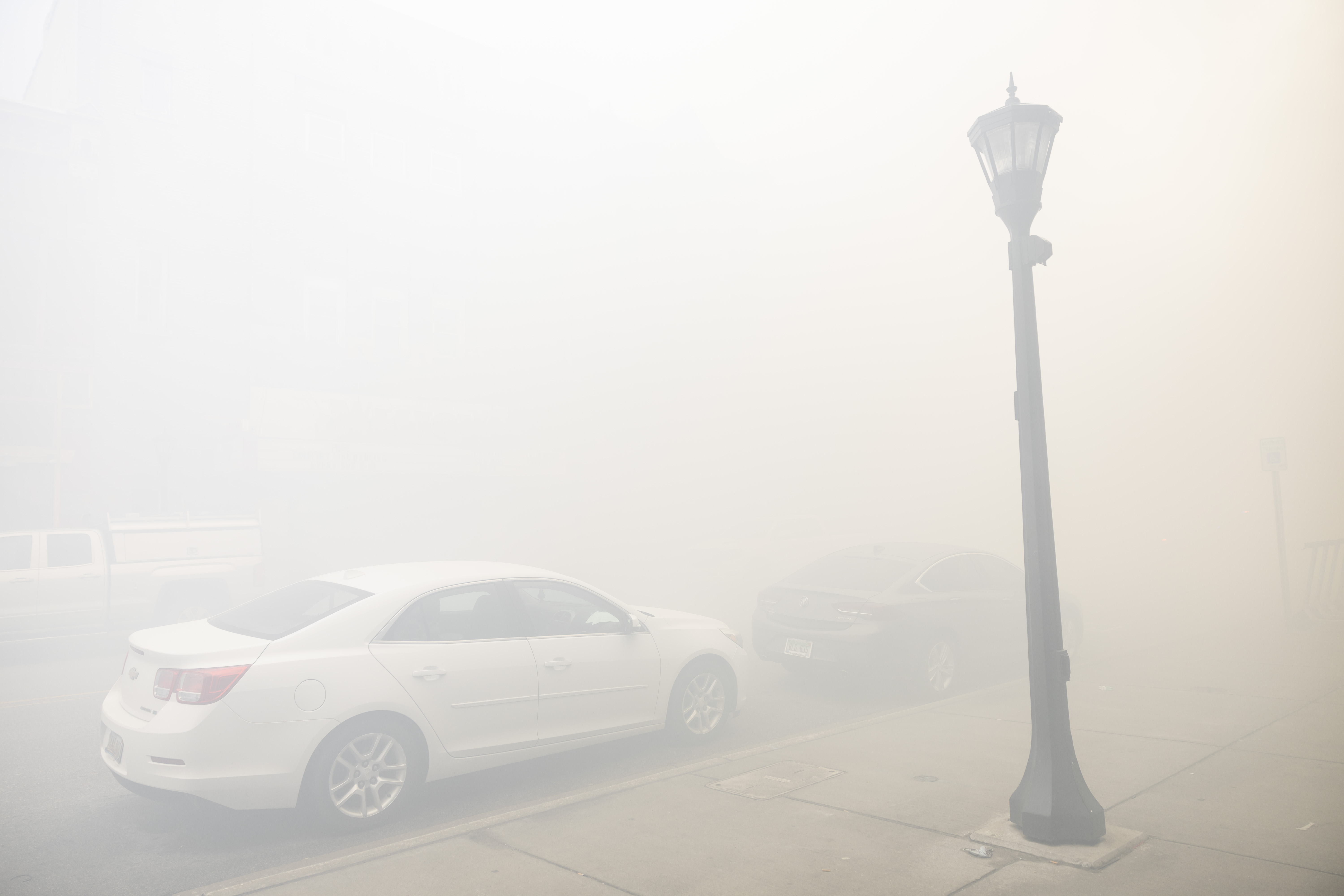 Fire and smoke engulf Mode’s Tavern in Bay City - mlive.com