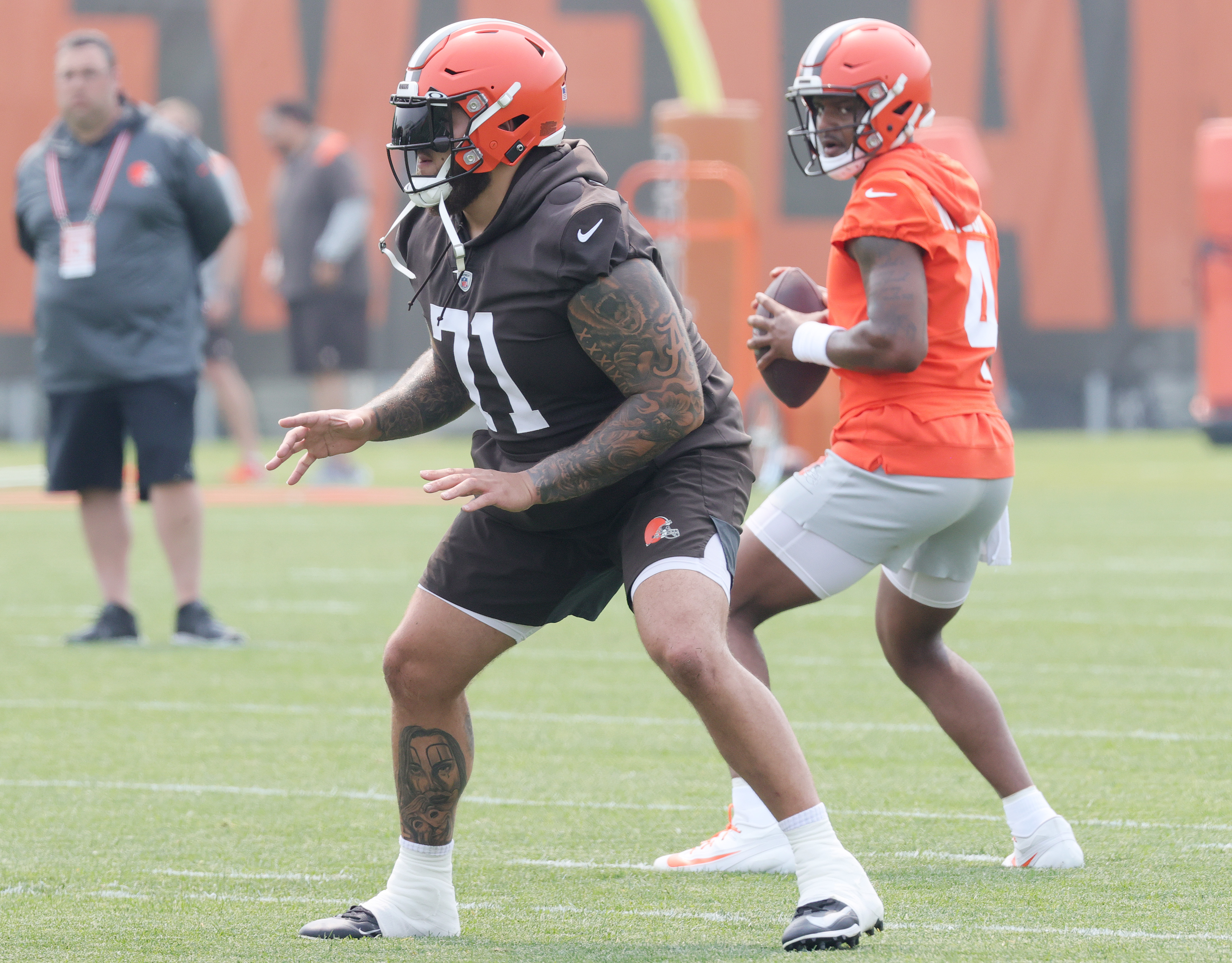 Browns pick up 5th-year option on LT Jedrick Wills Jr.