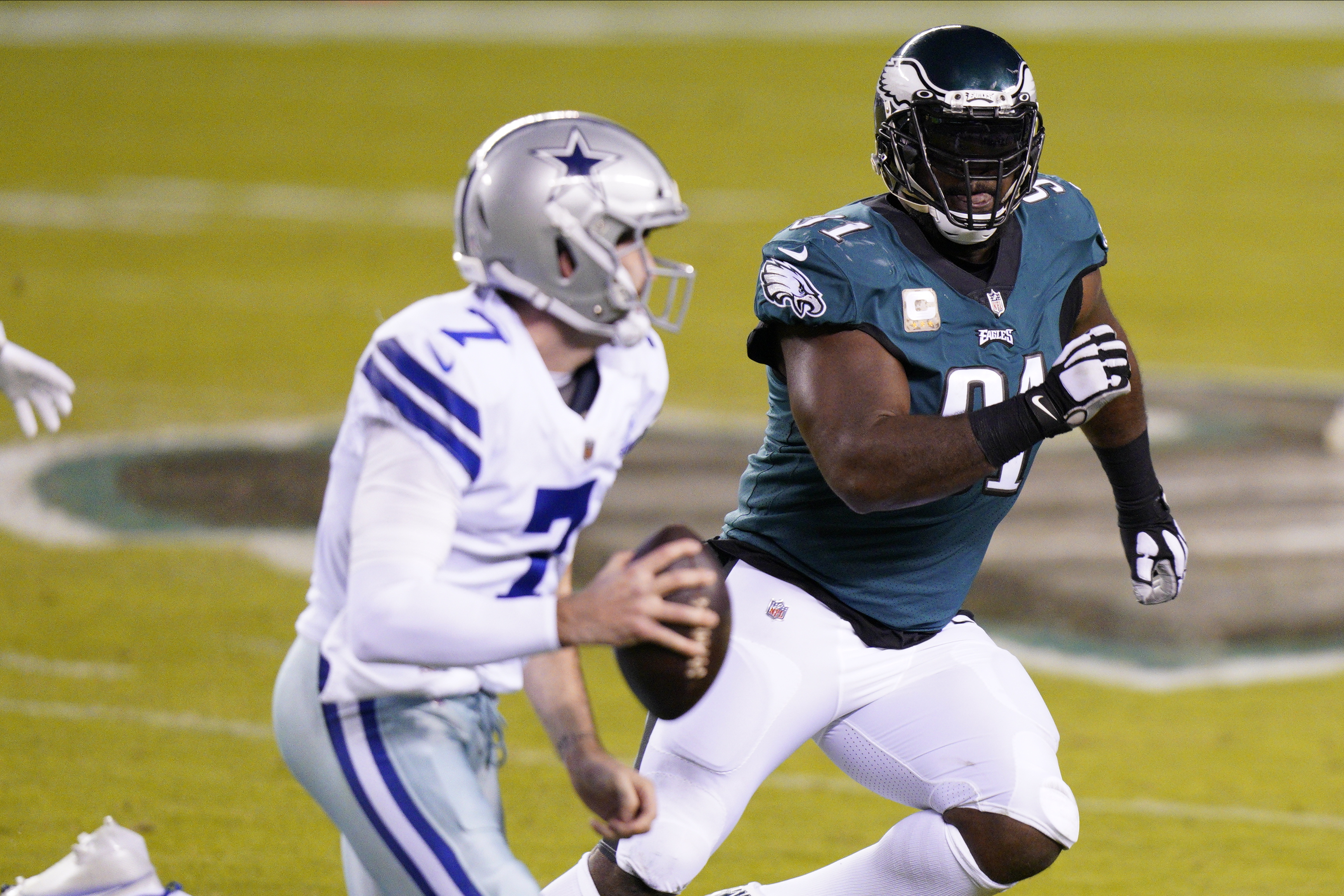 Fletcher Cox, Boston Scott re-sign with Philadelphia Eagles for