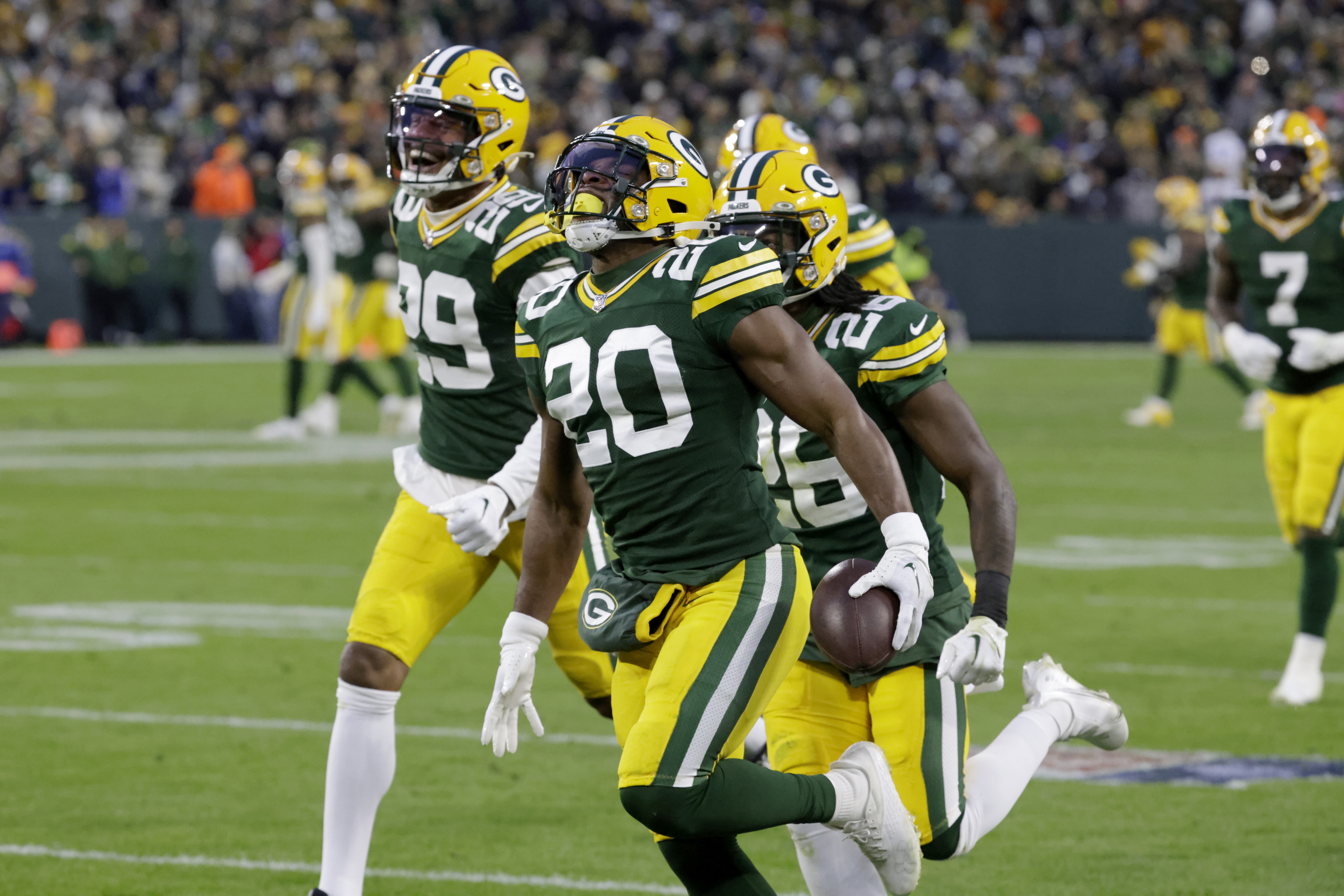 Rodgers throws 3 INTs, Lions hold on to beat Packers 15-9,  KSEE24