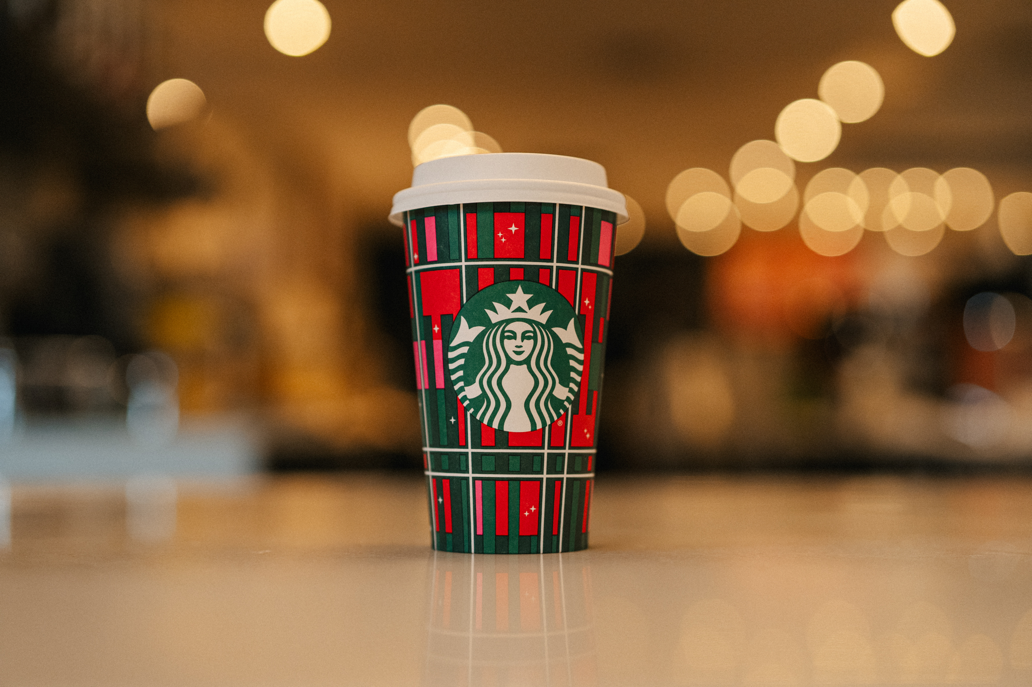 Starbucks holiday drinks and festive cups are back 