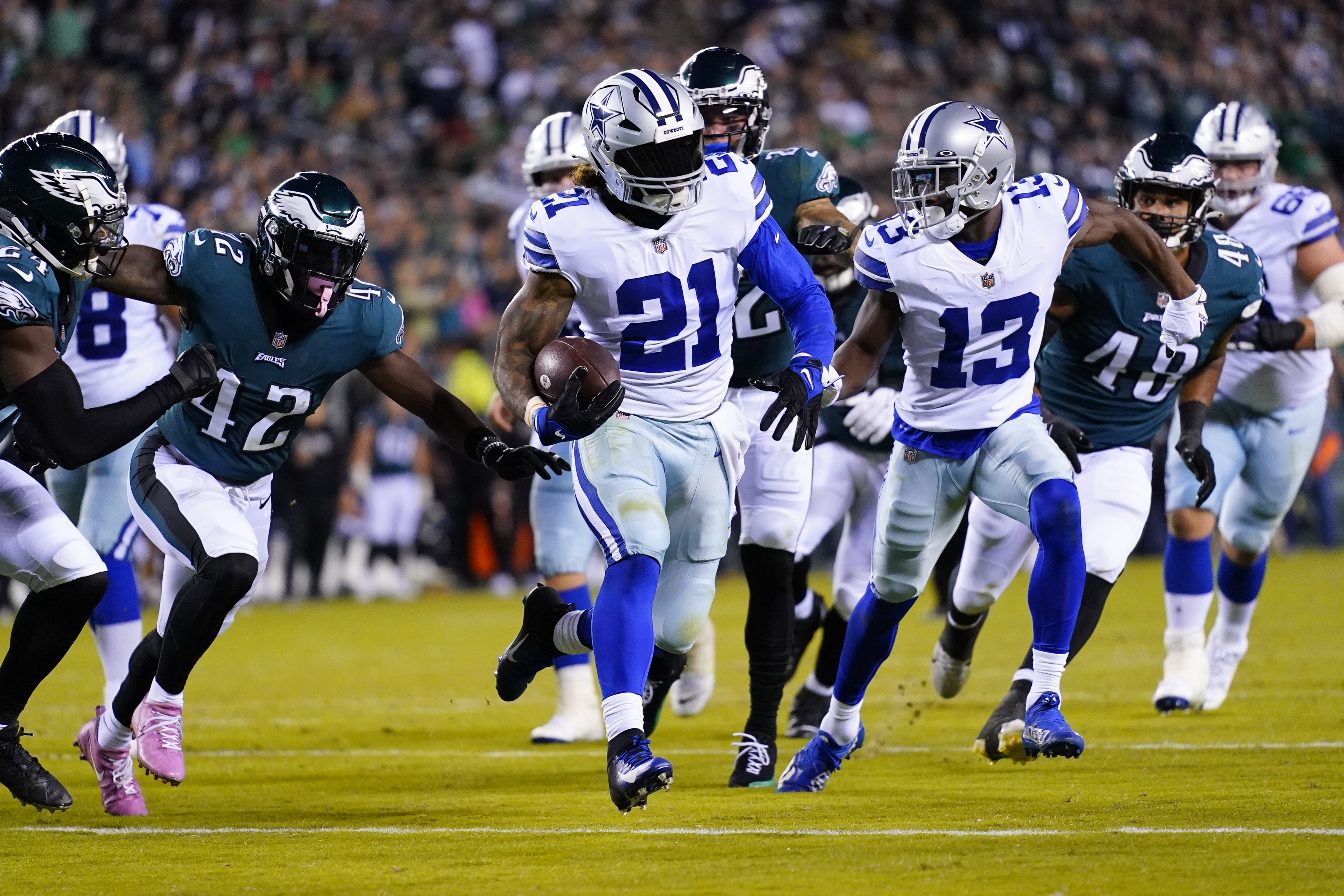 Dallas Cowboys: Will Ezekiel Elliott Return Team to '14 Form?