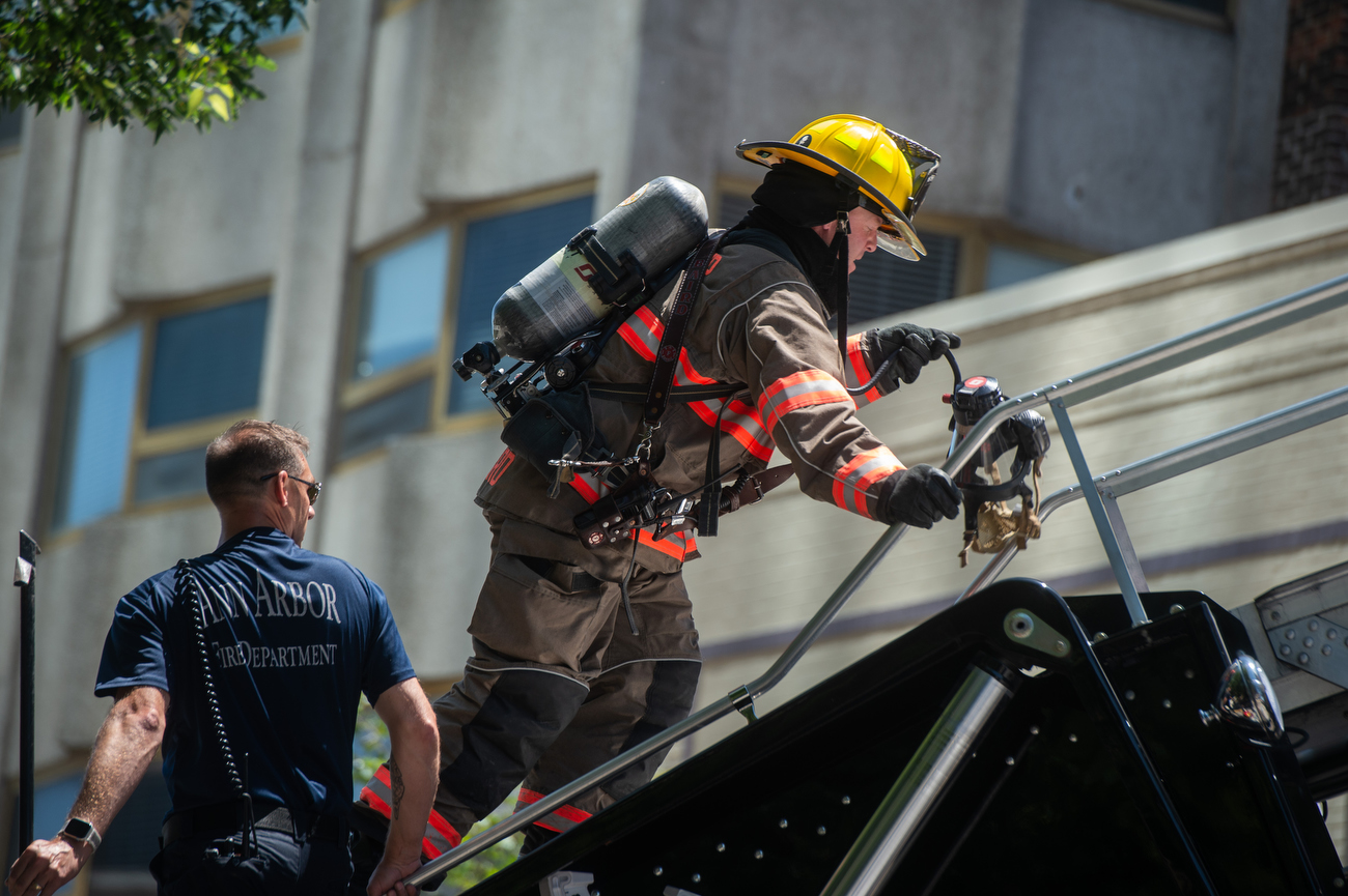 Fire above NeoPapalis Pizza in Ann Arbor leads to evacuation of Z West ...