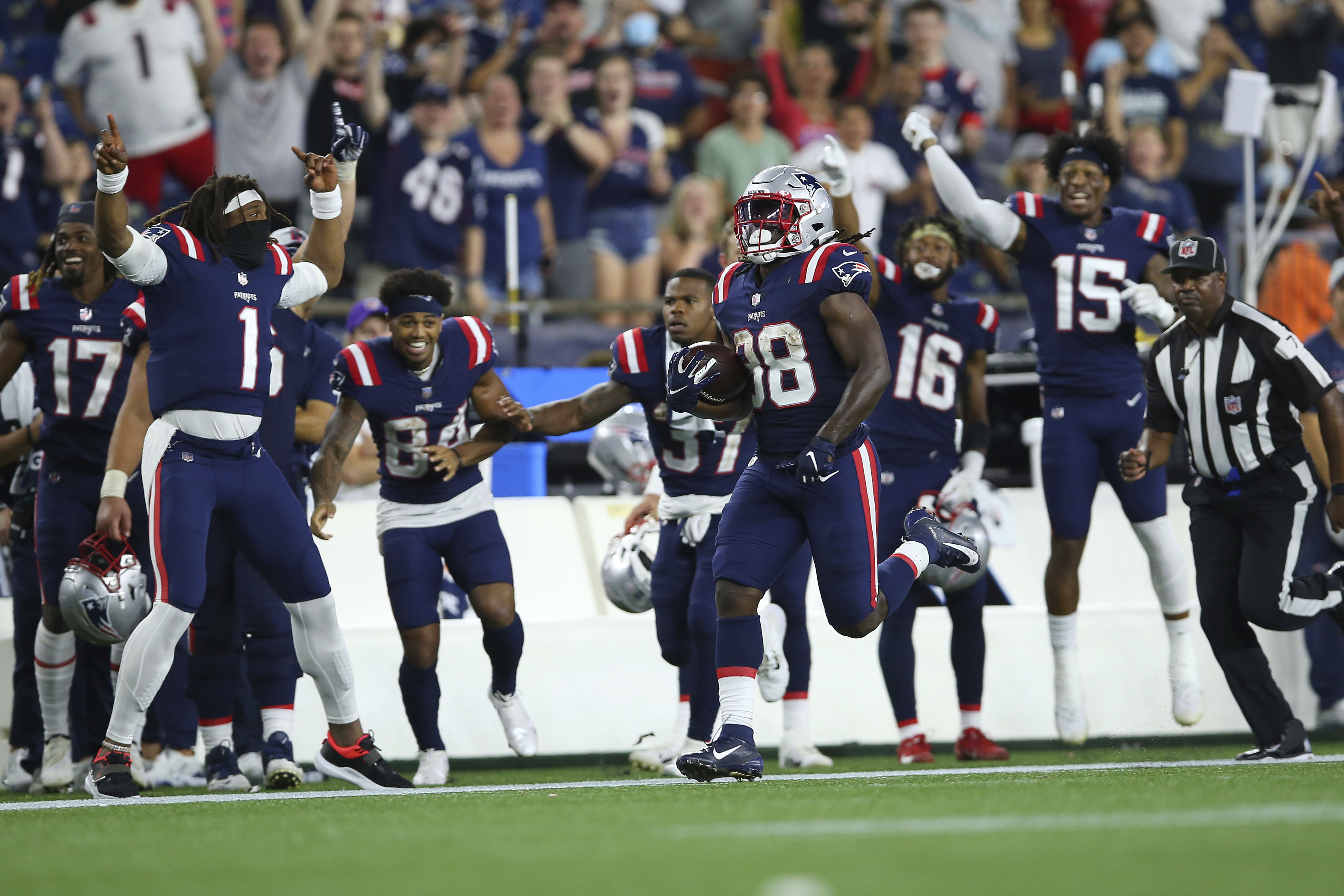 New England Patriots running back Rhamondre Stevenson (38) warms up prior  to an NFL football game against the Chicago Bears, Monday, Oct. 24, 2022,  in Foxborough, Mass. (AP Photo/Stew Milne Stock Photo - Alamy