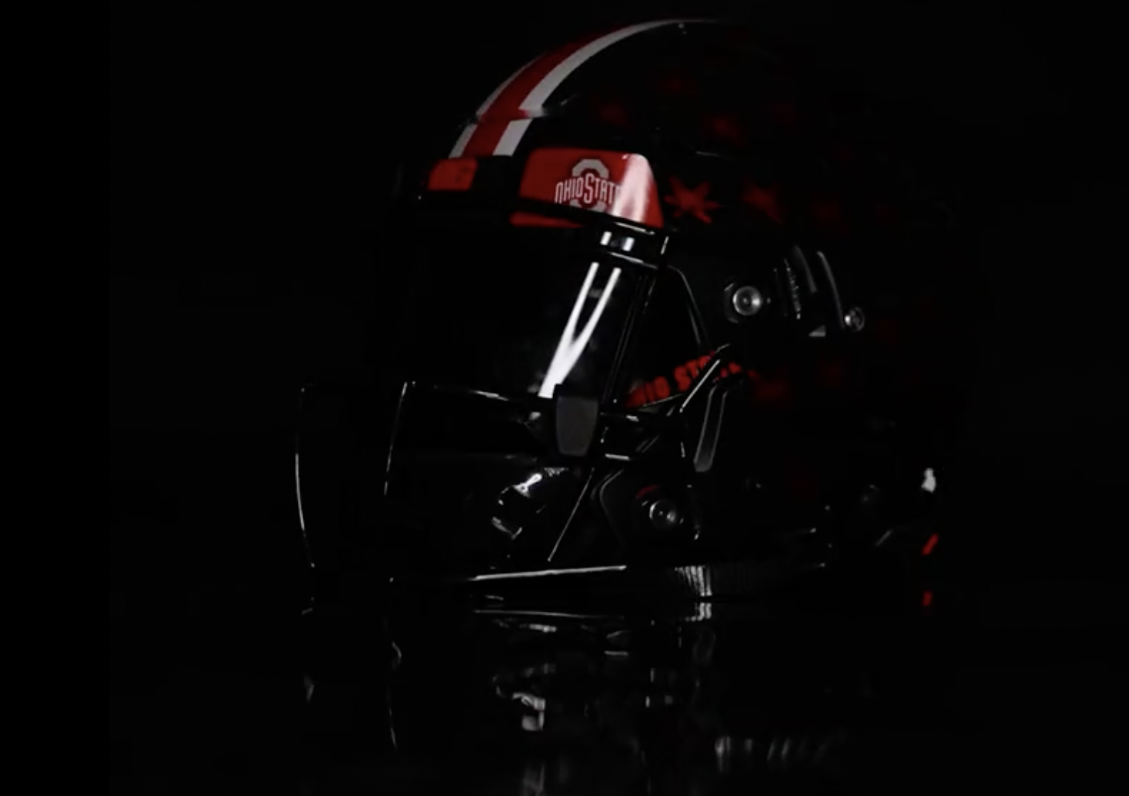 black football helmet osu Buckeyes Riddell Speed Replica black 4 Photo: Ezekiel Elliott Gives Us