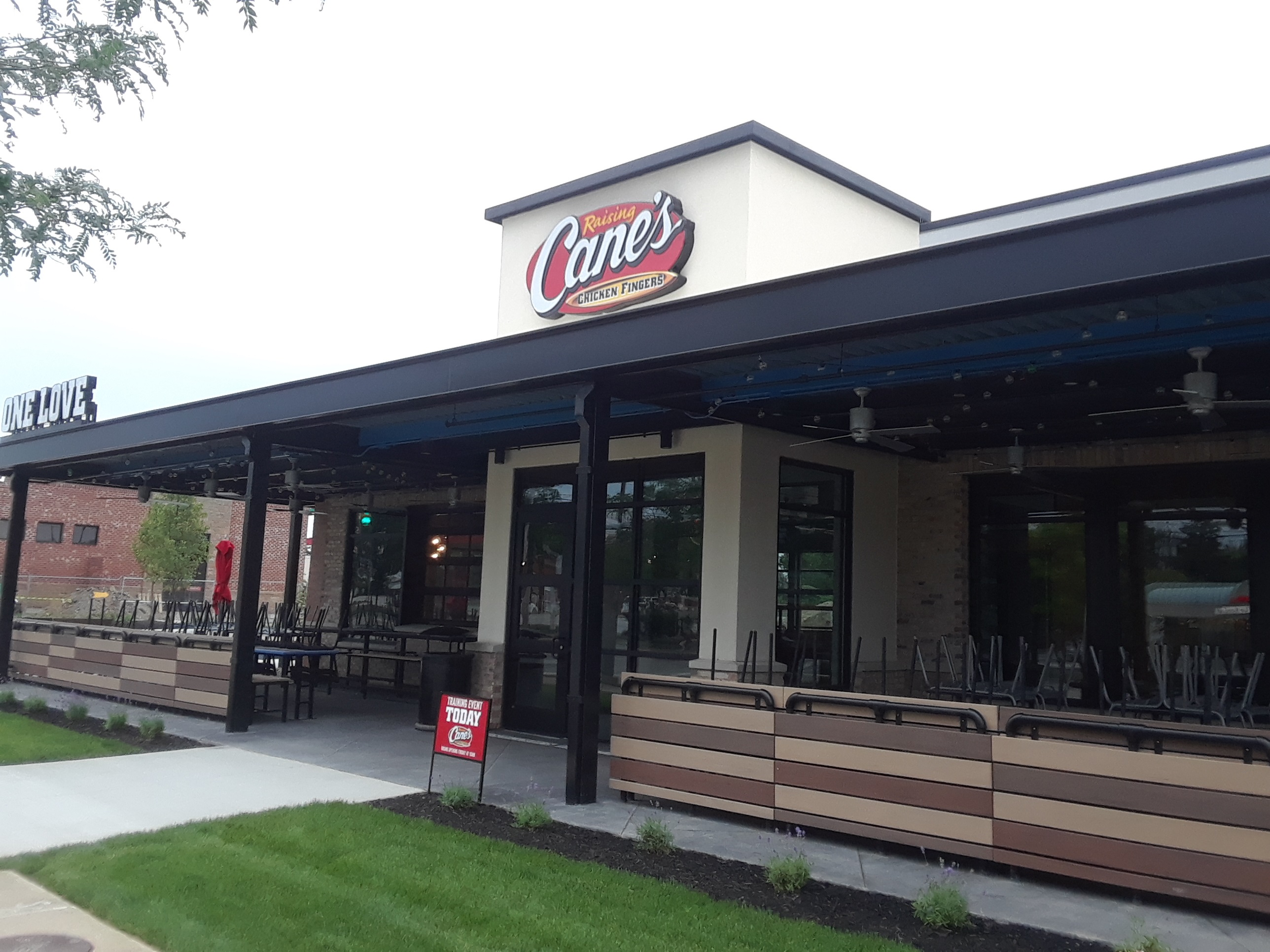 RAISING CANE'S - 16 Photos & 39 Reviews - 2455 E Baseline Rd