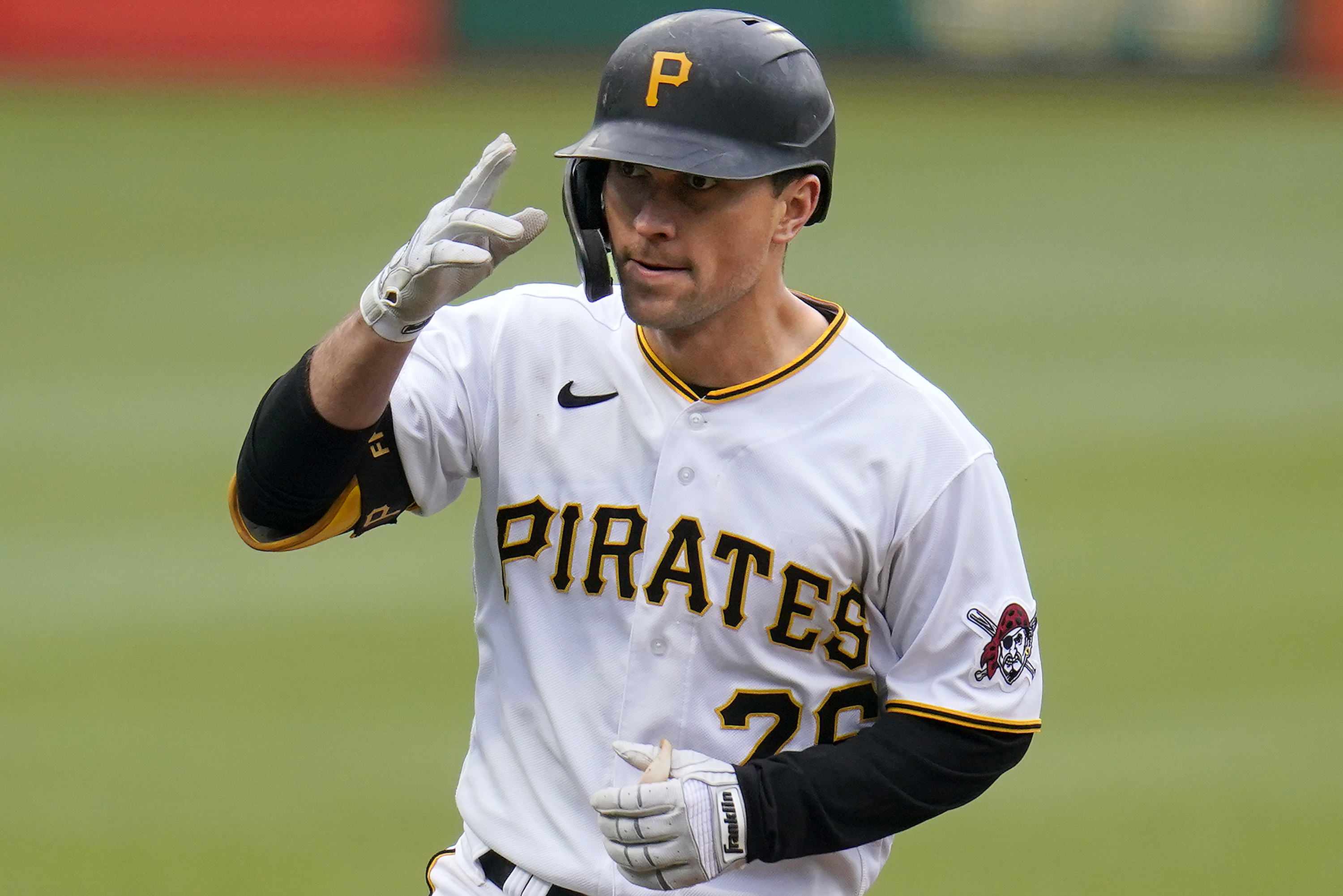 Pittsburgh Pirates Infielder Adam Frazier Proposes To Girlfriend