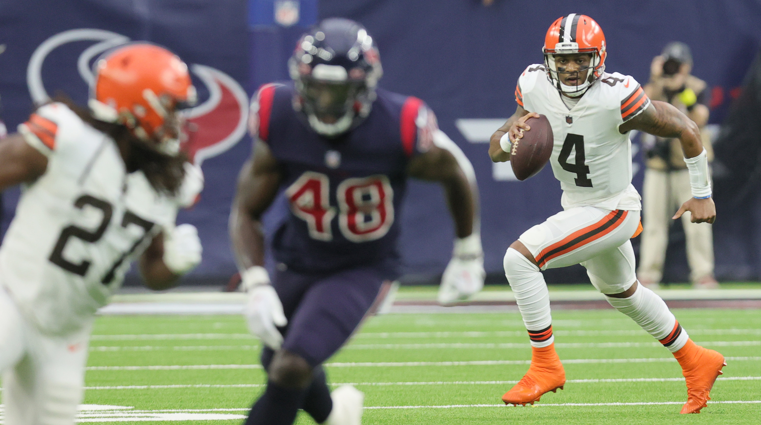 Deshaun Watson struggles, Browns beat Texans 27-14