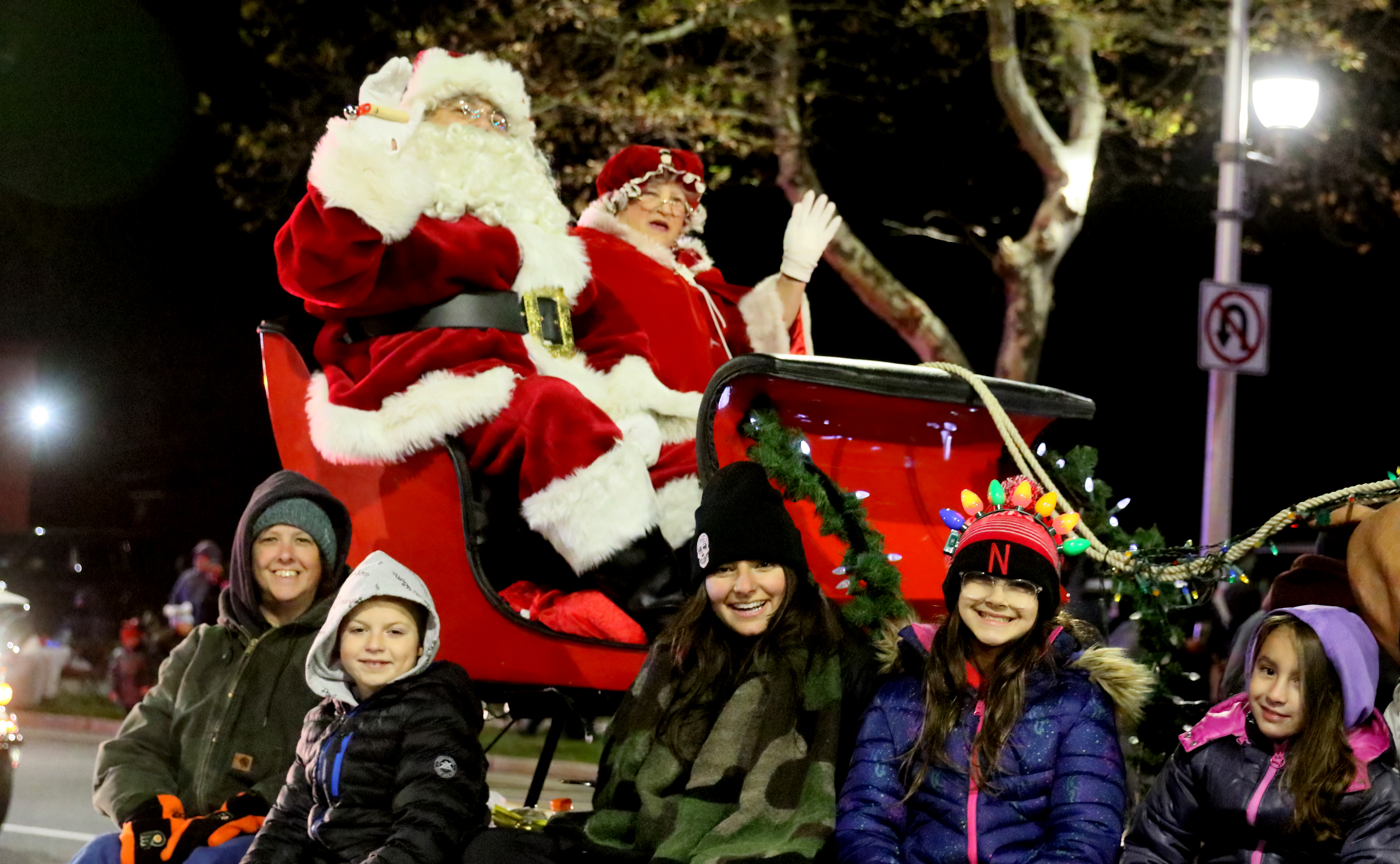 Landis Christmas Parade 2022 Annual Vineland Christmas Parade Delivers Smiles Despite Chilly Weather  (Photos) - Nj.com