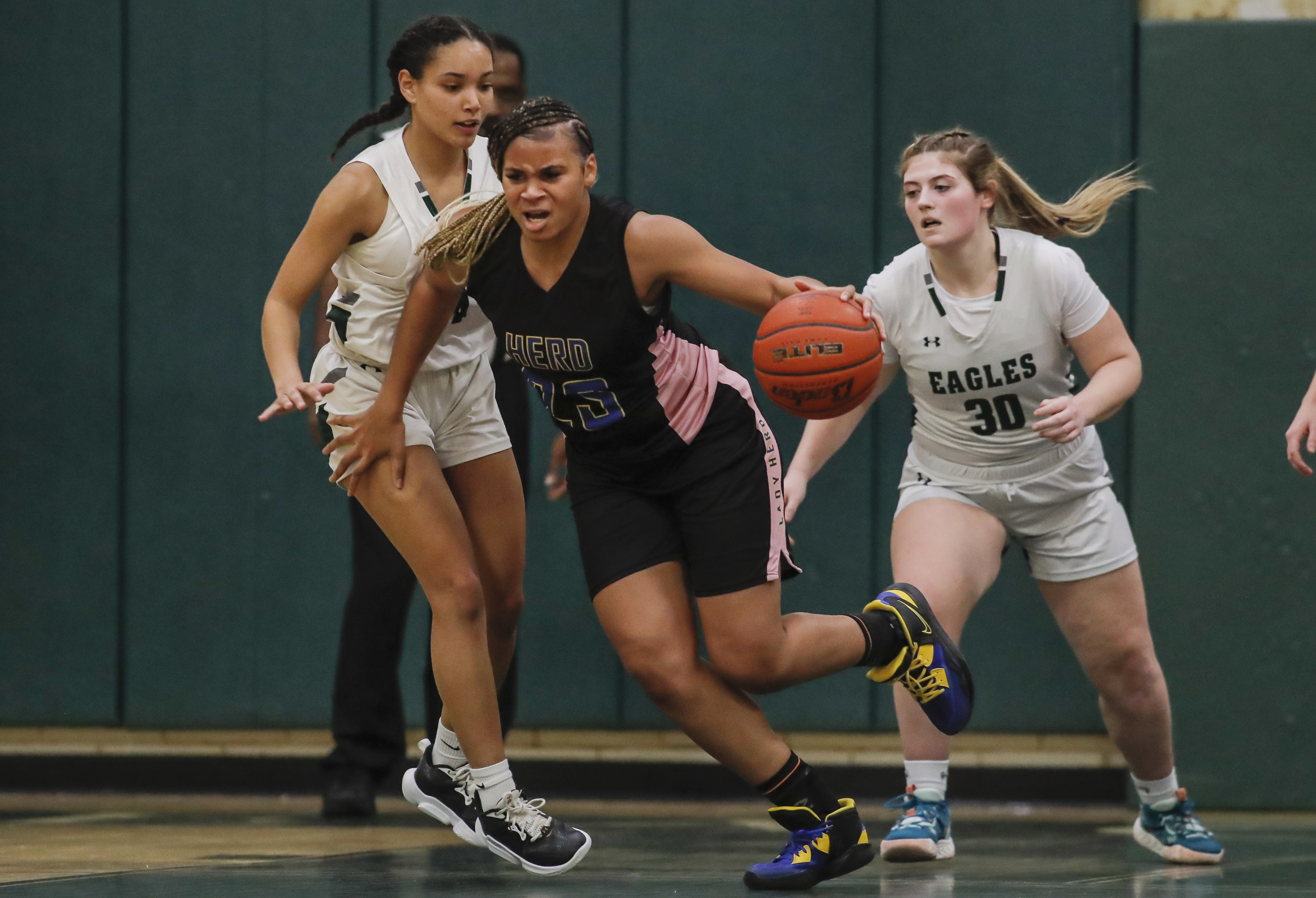 Girls Basketball: Westwood beats River Dell, 49-32