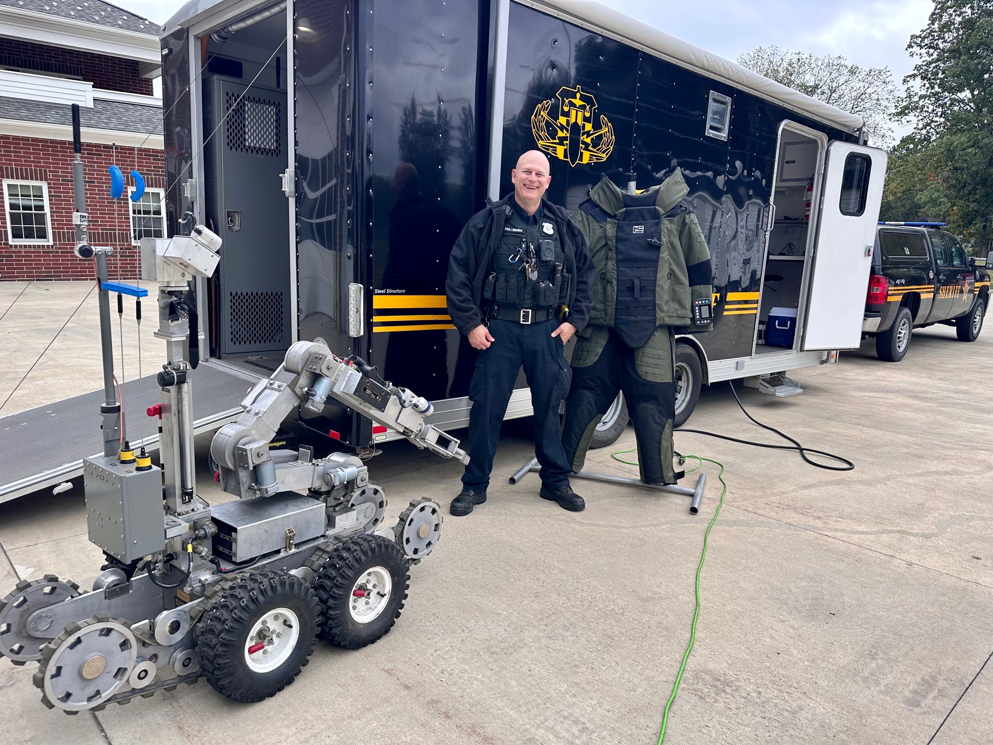Lorain County's bomb squad defuses explosive threats: Sentinel