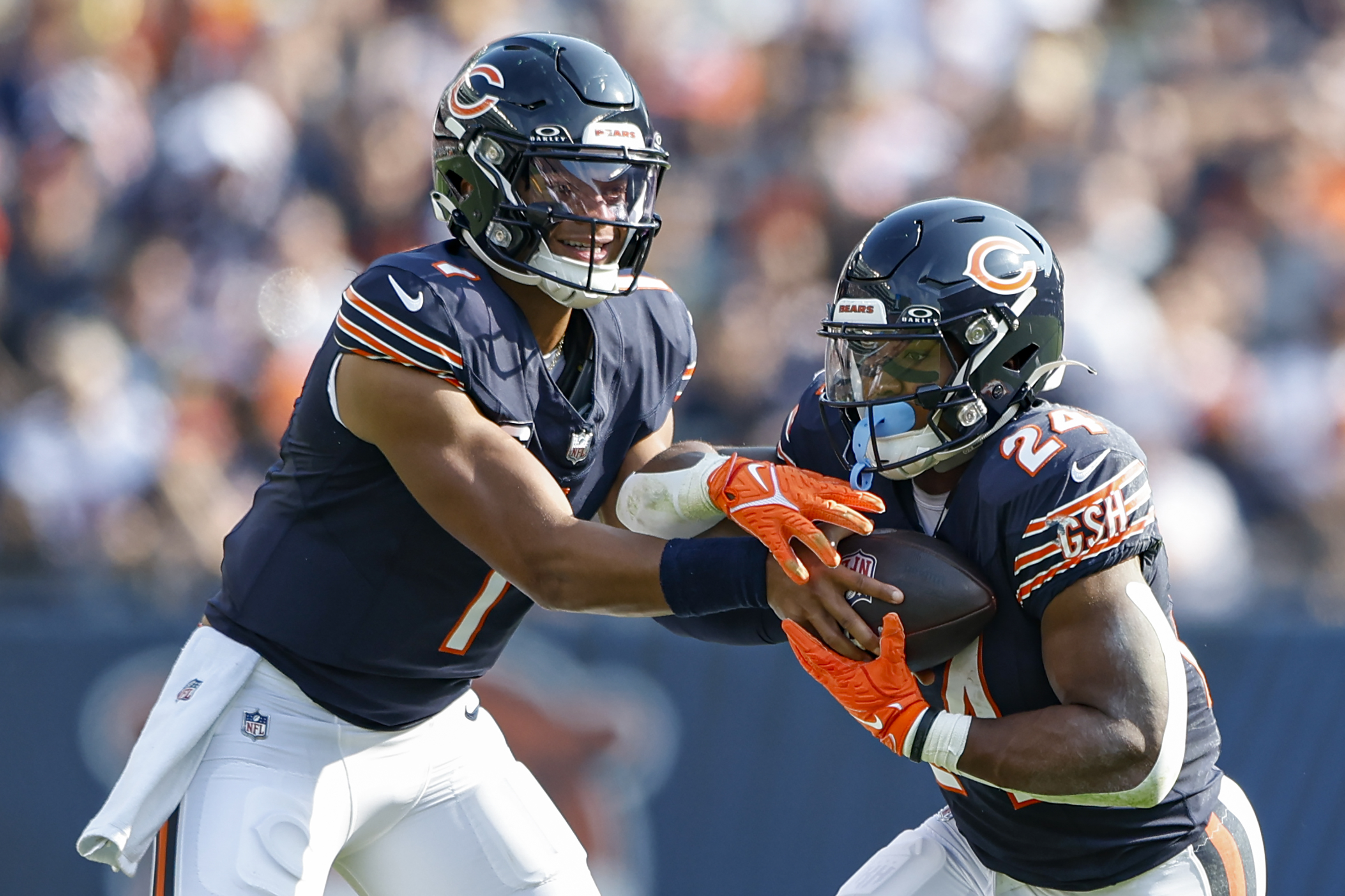 Bears hang on to beat Vikings 17-13