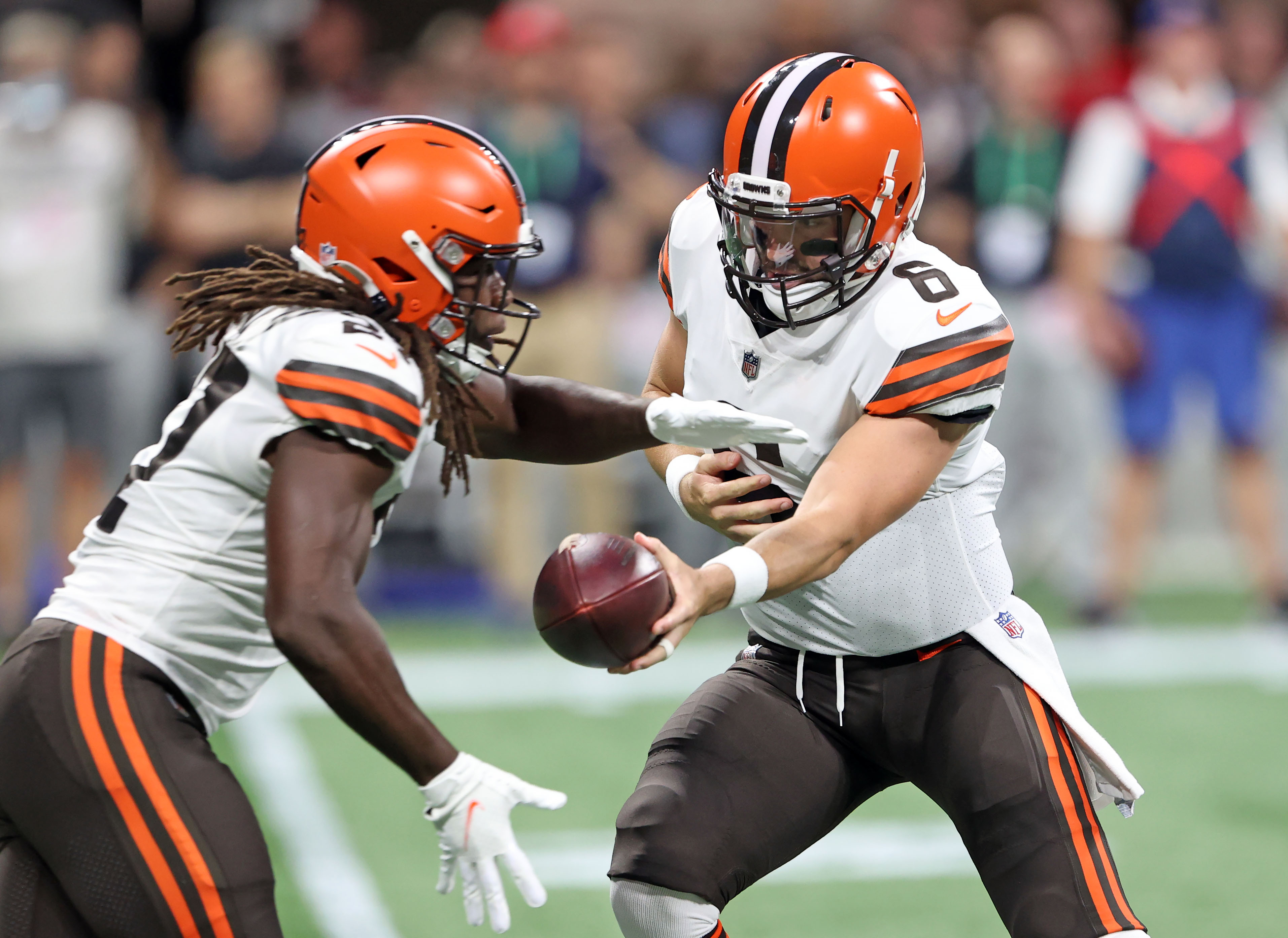 Jeremiah Owusu-Koramoah can still start vs. Chiefs, Baker Mayfield to play  about 2 series vs. Falcons, and more: Browns Insider 