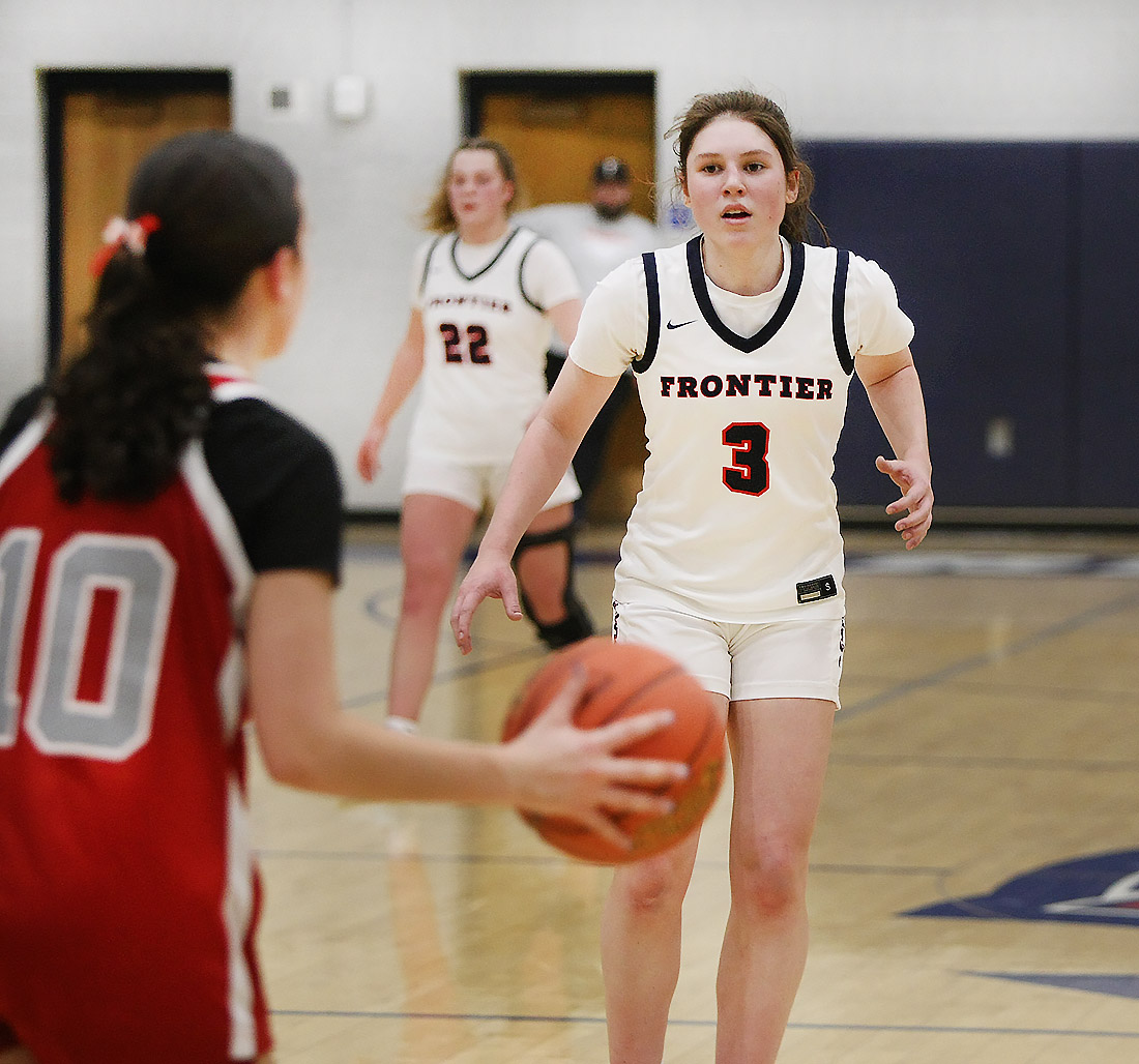 Tyngsbrough vs Frontier girls Div IV Basketball - masslive.com