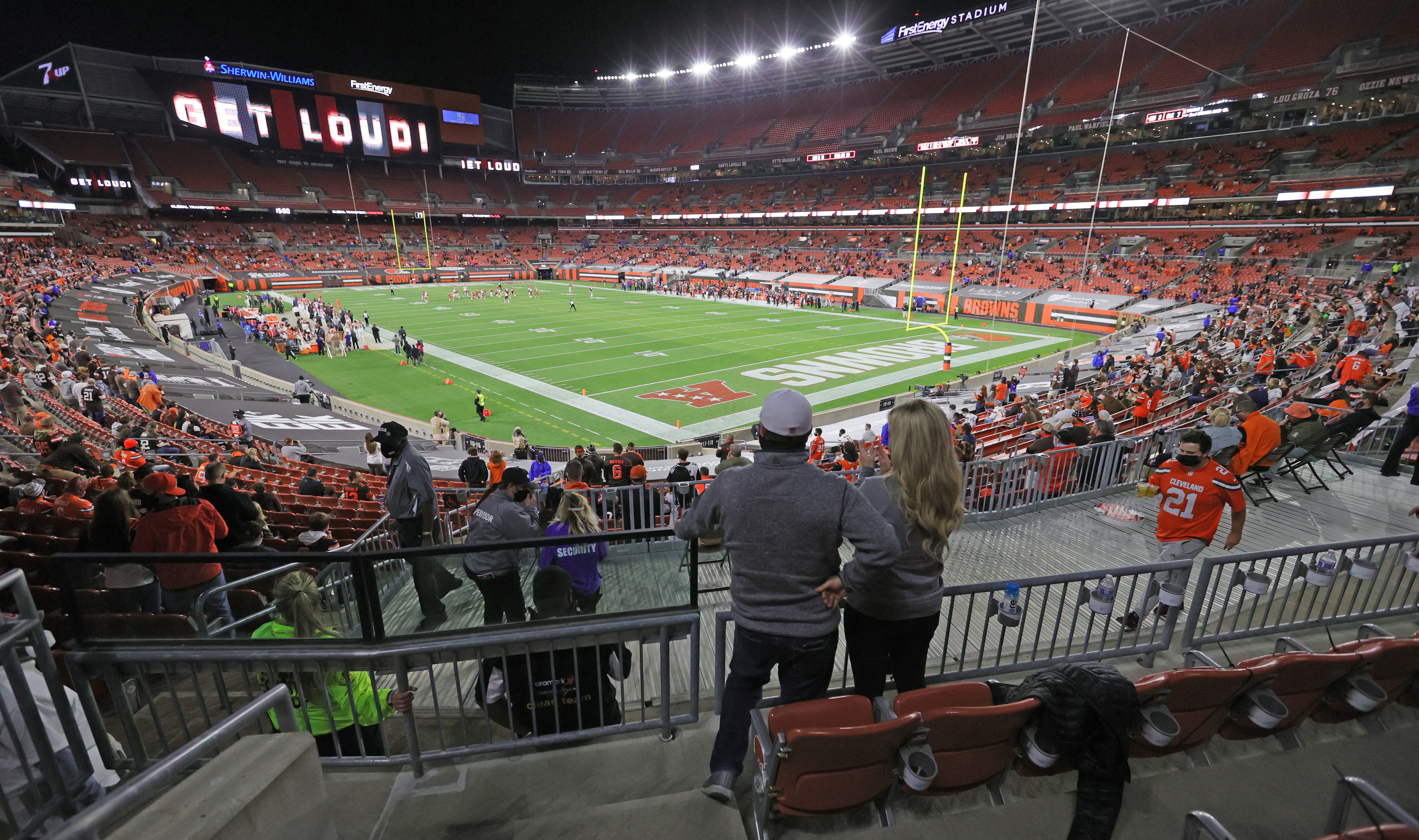 Cincinnati Bengals vs. Cleveland Browns. Fans support on NFL Game.  Silhouette of supporters, big screen with two rivals in background Stock  Photo - Alamy