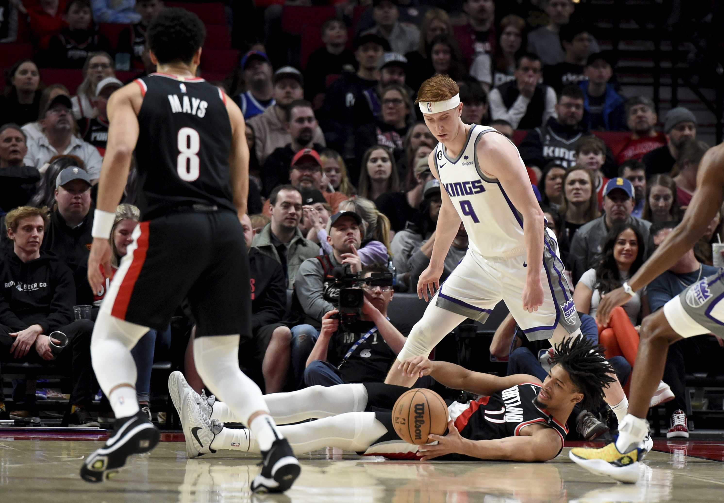 Kevin Huerter on battle with sore ankle ahead of Sacramento Kings season  opener vs. Portland Trail Blazers