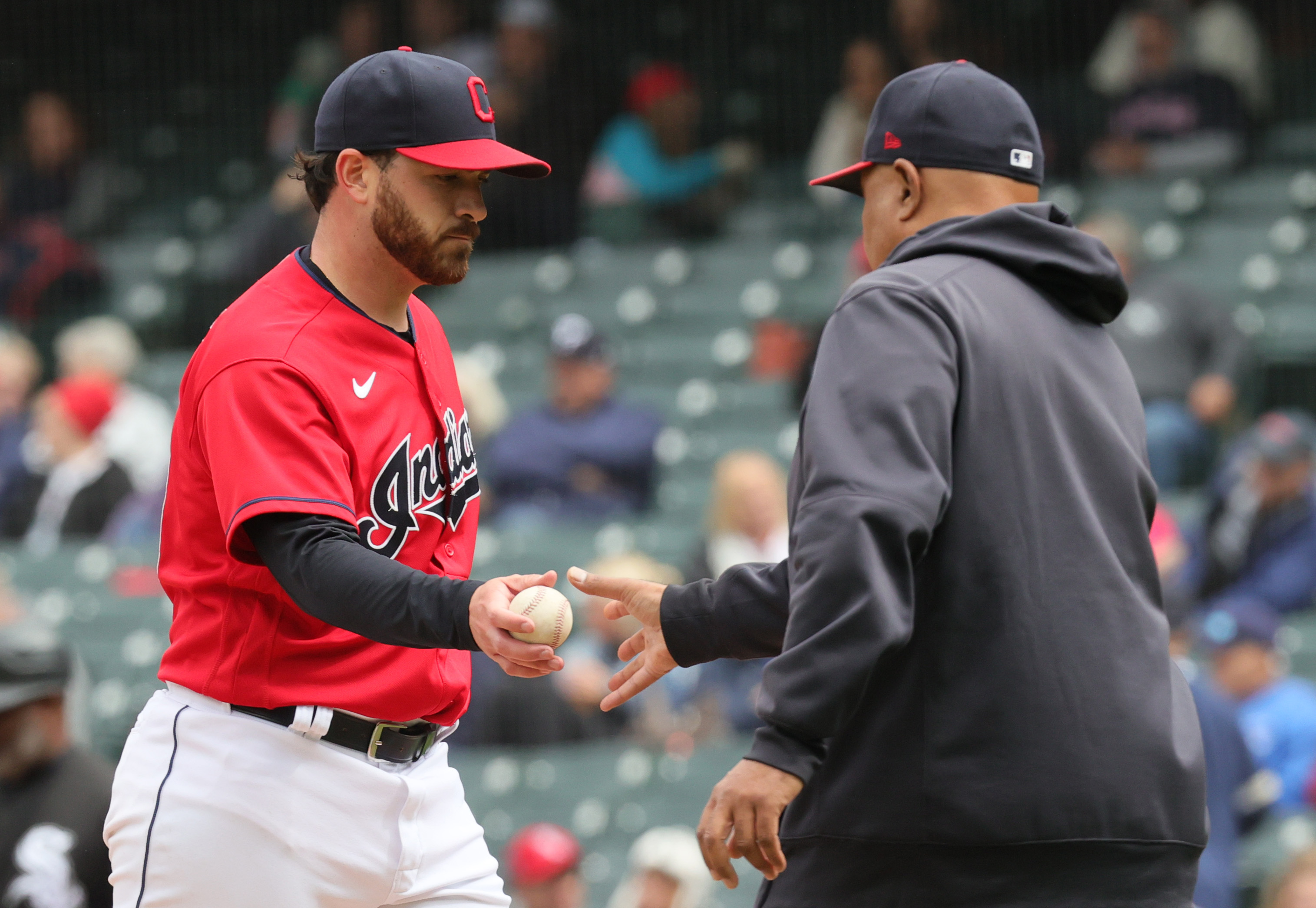 White Sox clinch AL Central with 7-2 win over Indians