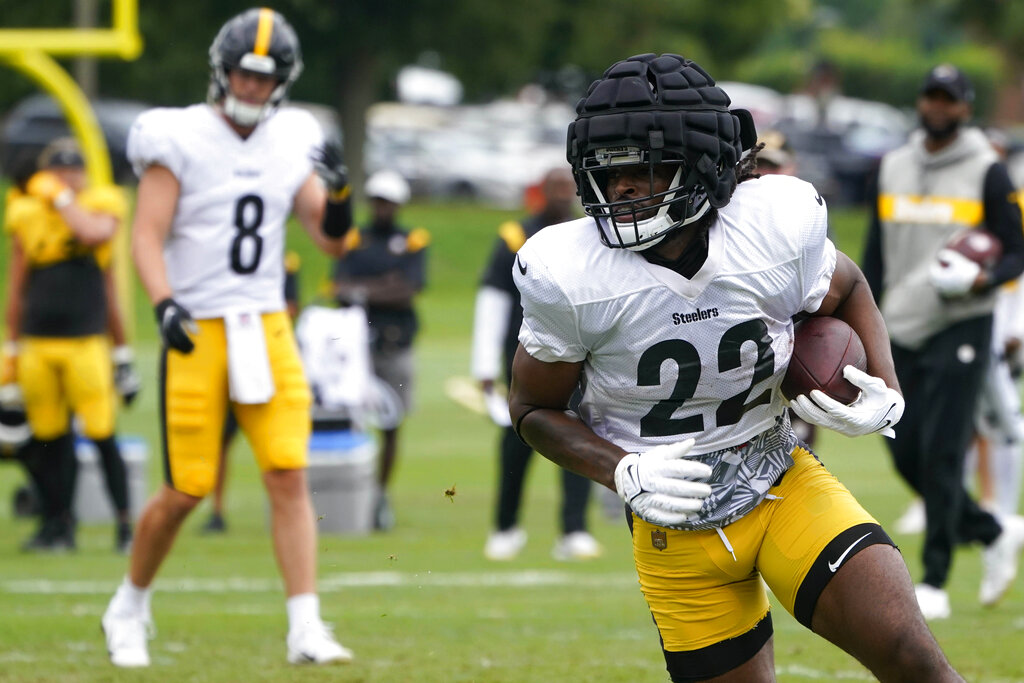 Najee Harris Cites College Coaching For His Strong Ball Security: 'I'll  Give Alabama Credit For That One' - Steelers Depot