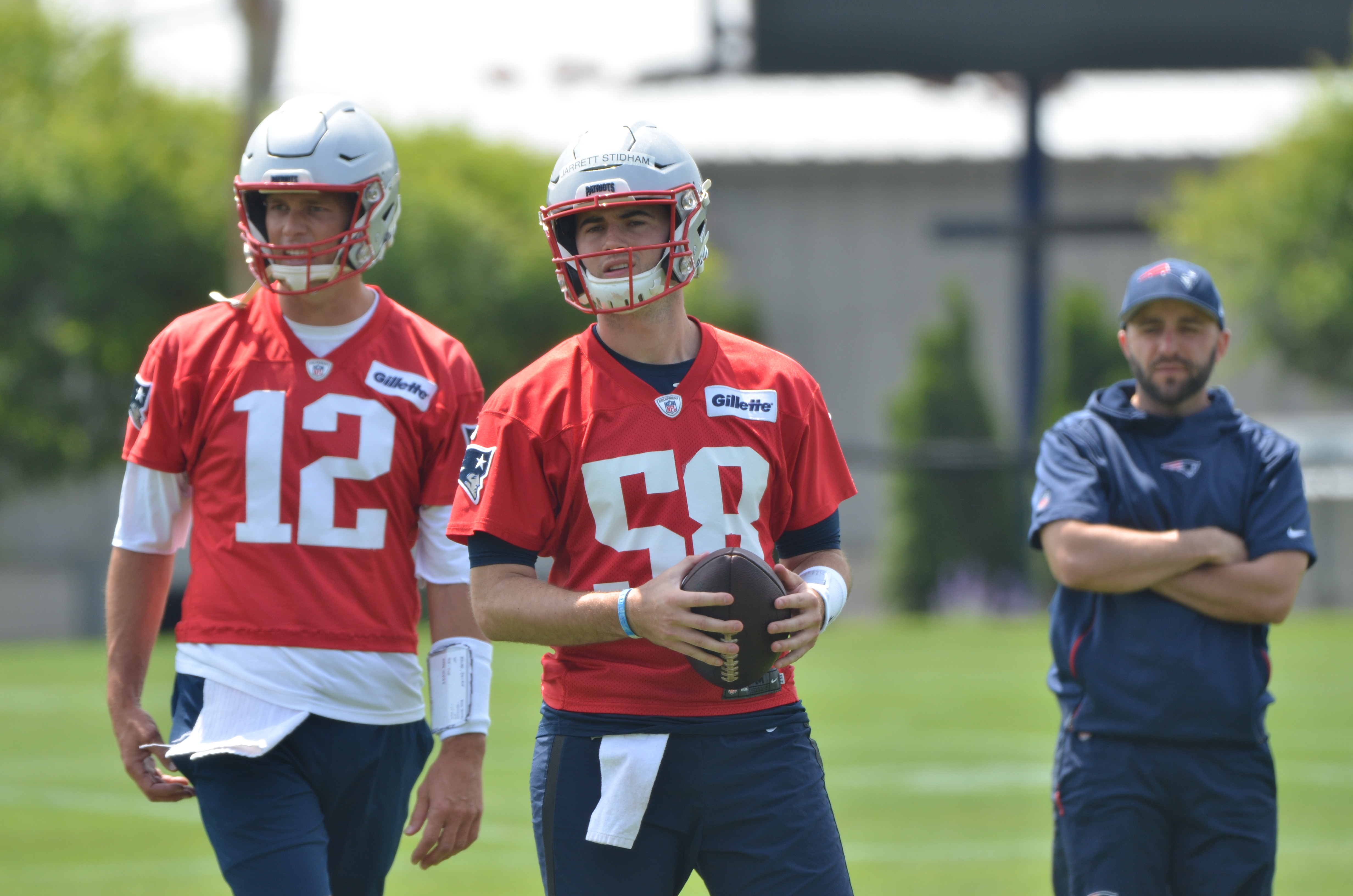 Tom Brady e Jarrett Stidham nos Patriots (Foto: Nick O'Malley, MassLive)