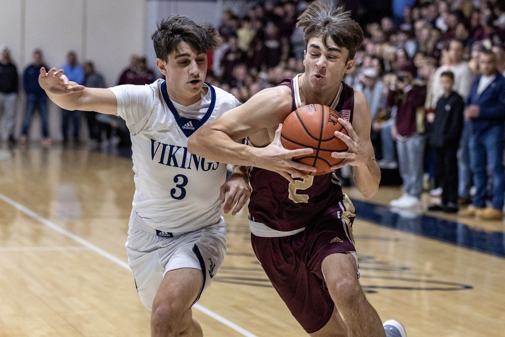 HS boys' hoops roundup: Sea, Farrell each split during holiday tournament  games south of NYC 