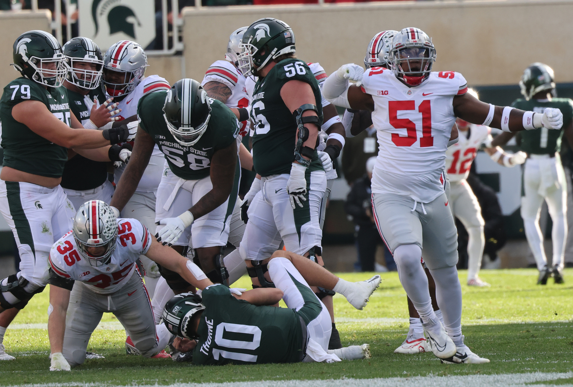 Snap counts, PFF grades: Noah Kim sharp, tackling an issue for Michigan  State 