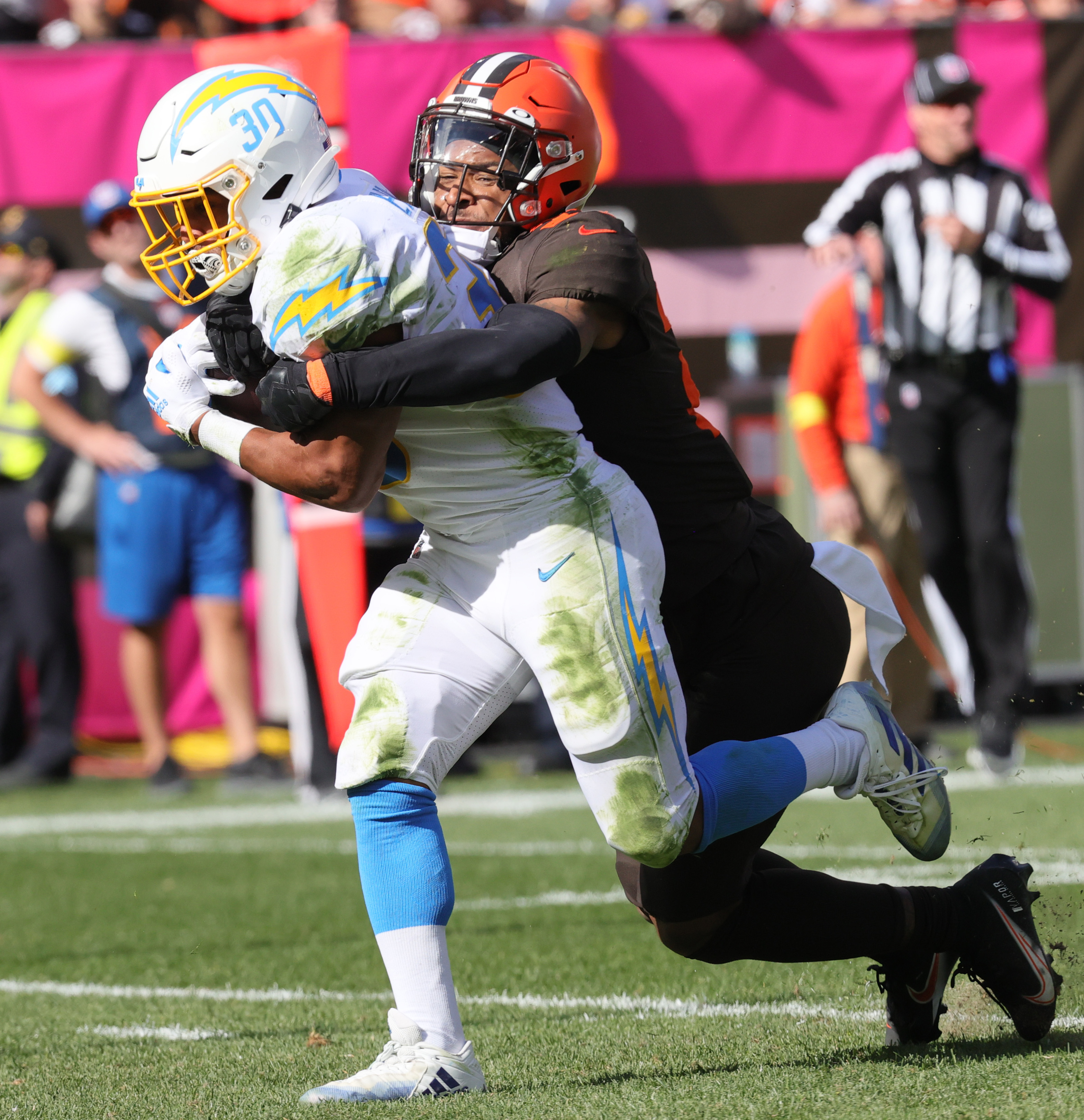 Browns vow to fix run defense after Chargers flatten them