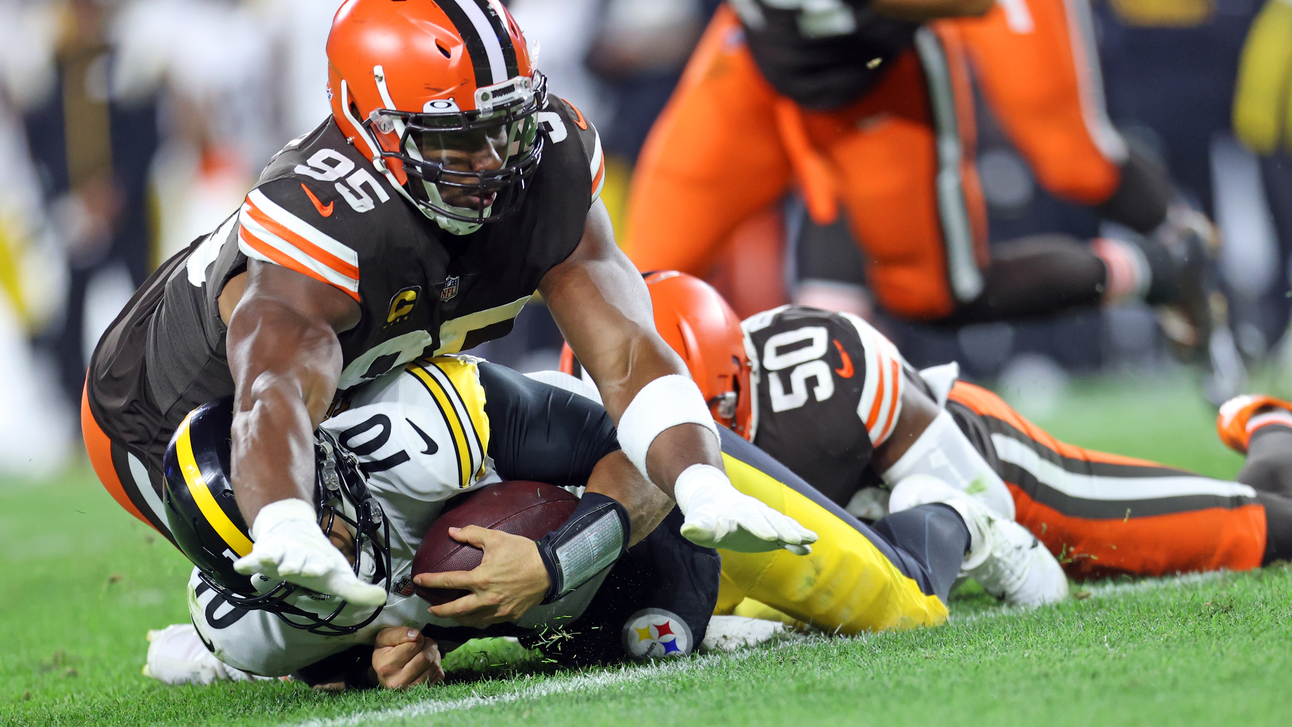 Browns' Myles Garrett hospitalized with non-life-threatening injuries  sustained in rollover car crash