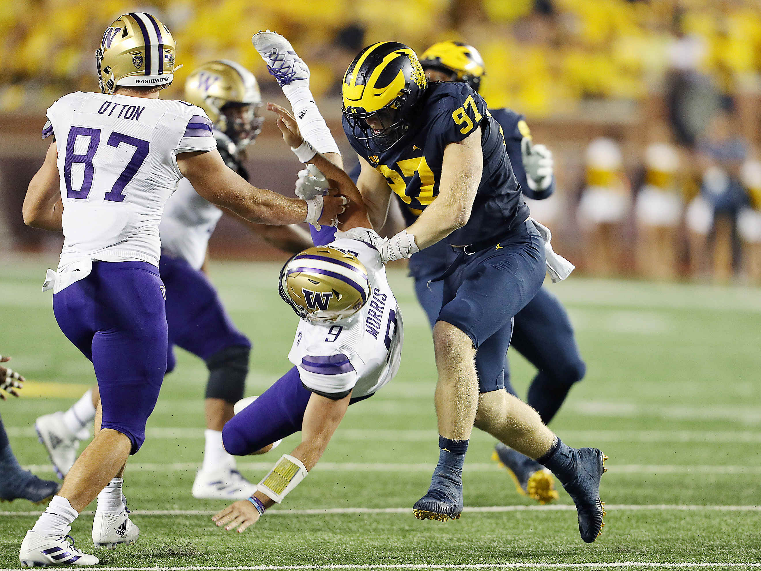 Aidan Hutchinson & David Ojabo have impressive NFL Combine performances -  Maize n Brew