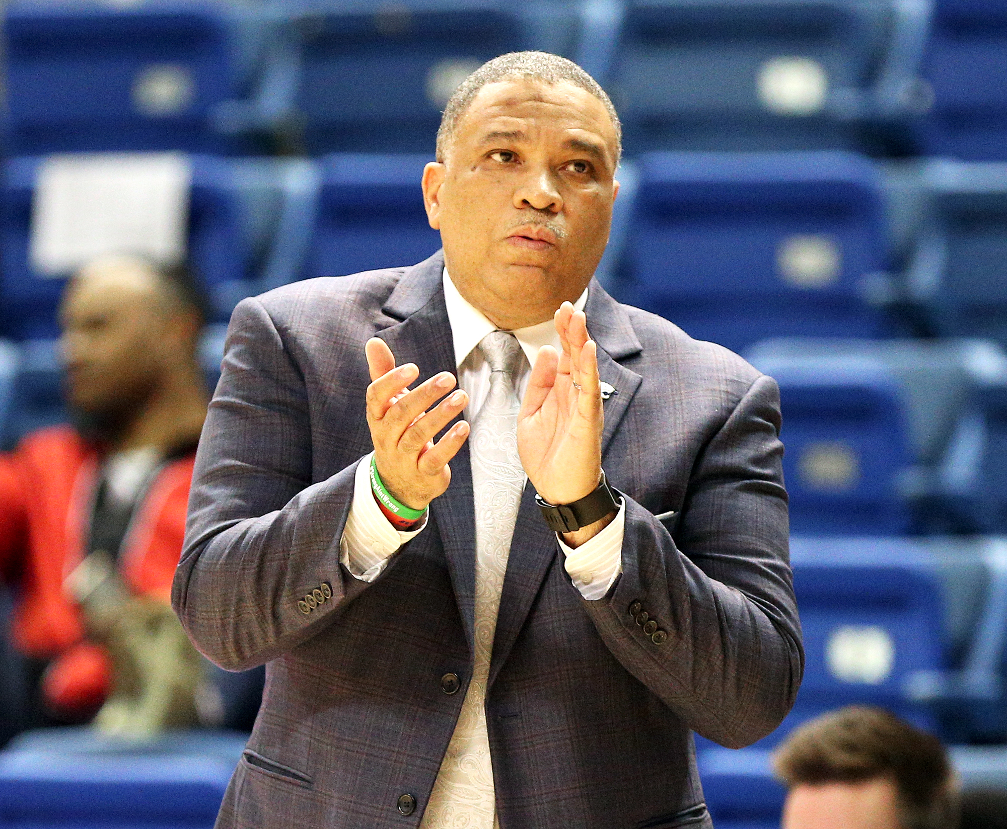 South Alabama women's basketball coach Terry Fowler out after 10 seasons -  