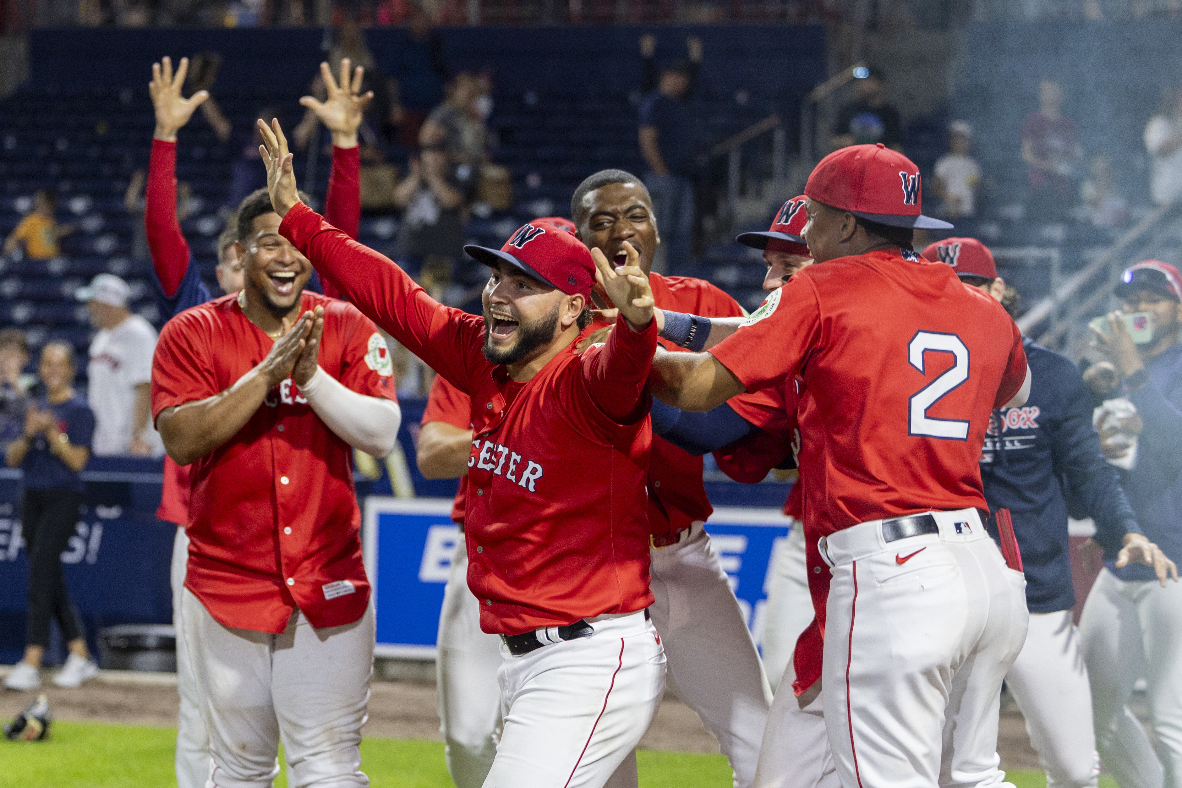 Abreu hits a double in the gap to walk-off 