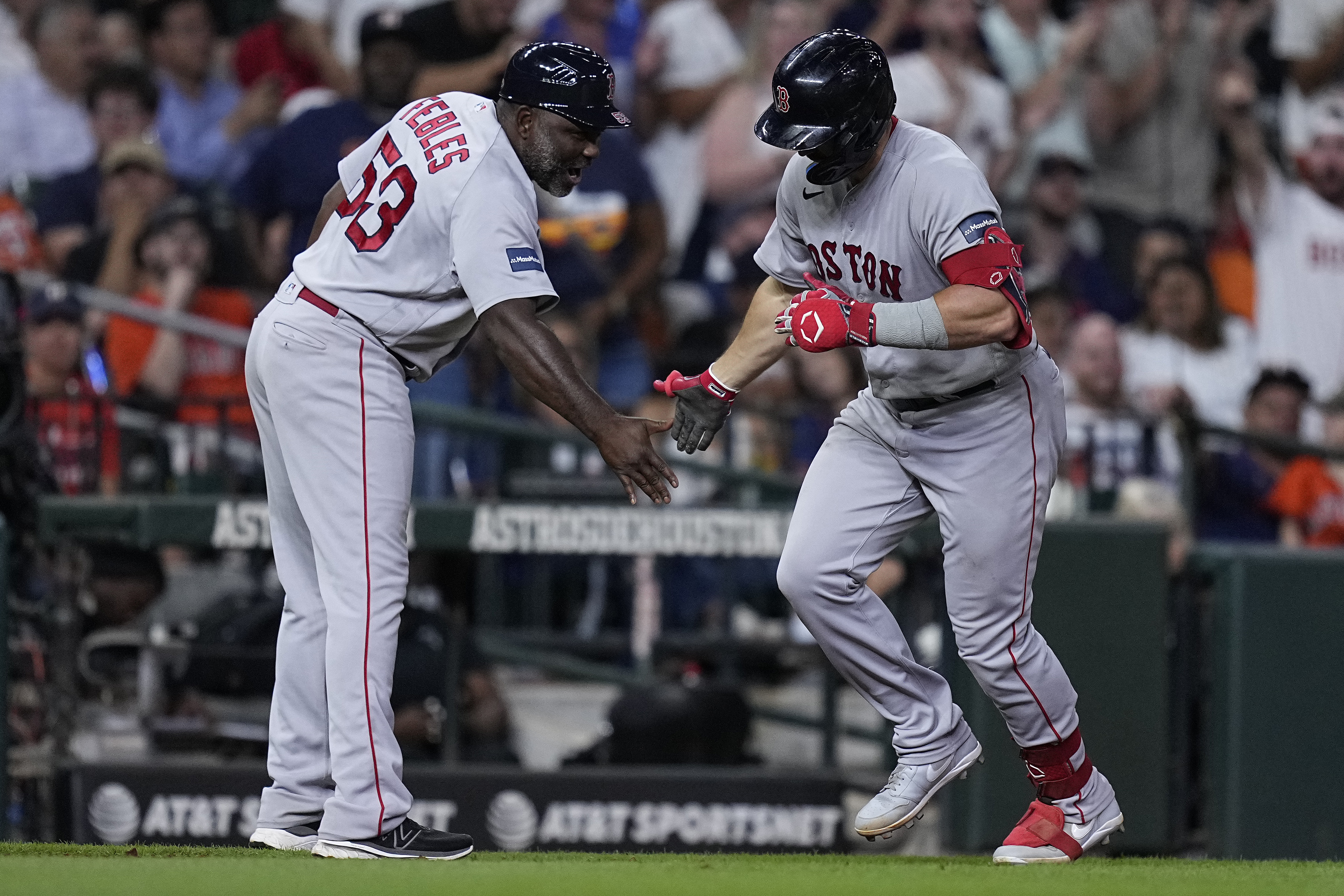 Adam Duvall hits late homer to give Red Sox victory over the Astros