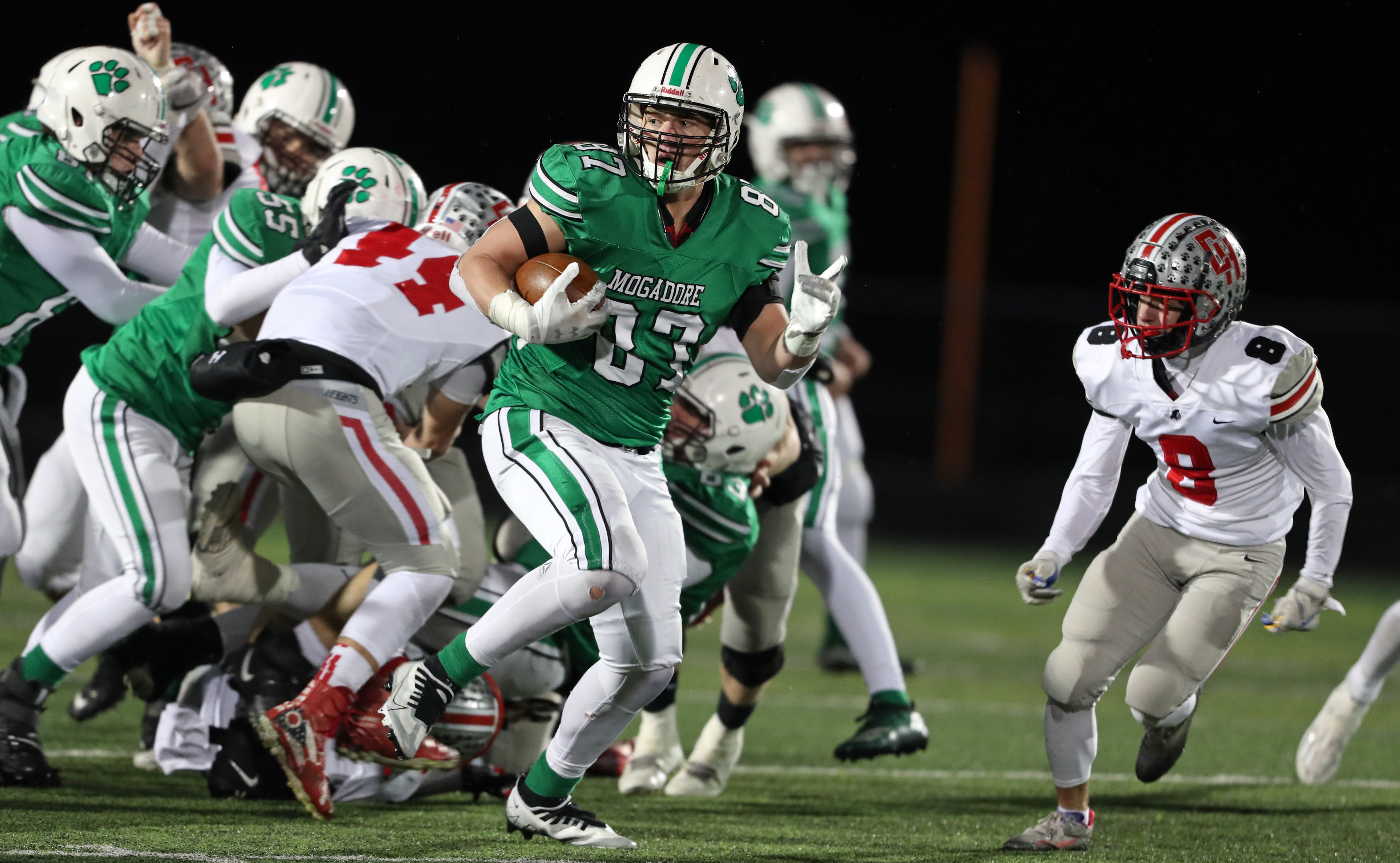 Mason Ashby scores three TDs, Hoover football beats Buchtel