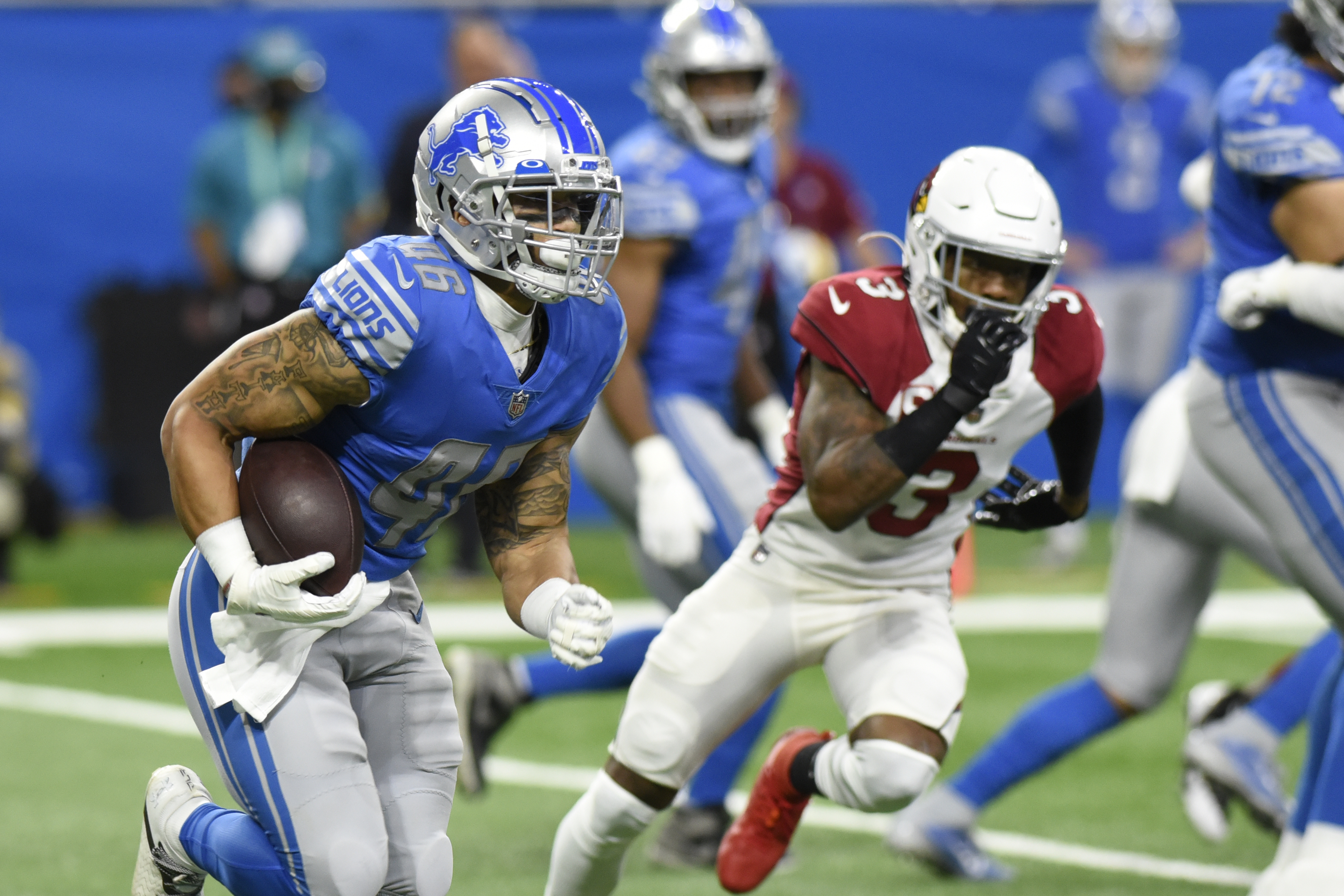 Slay returns interception for TD, Lions beat Arizona 17-3