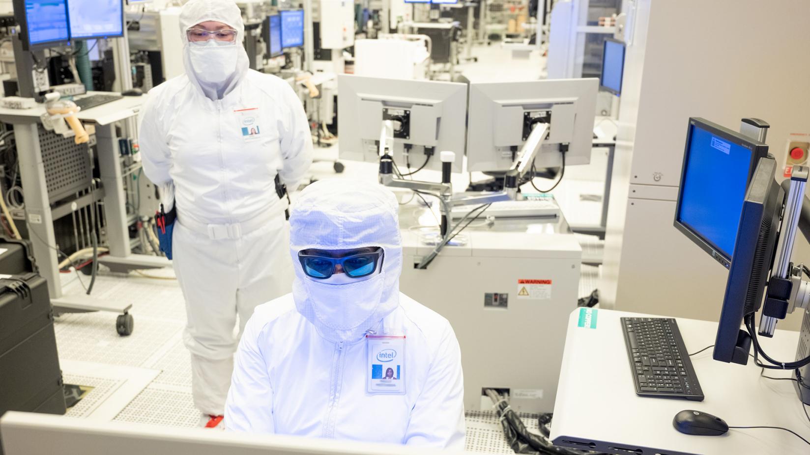 Intel severance: Chipmaker sets terms for buyouts, early 