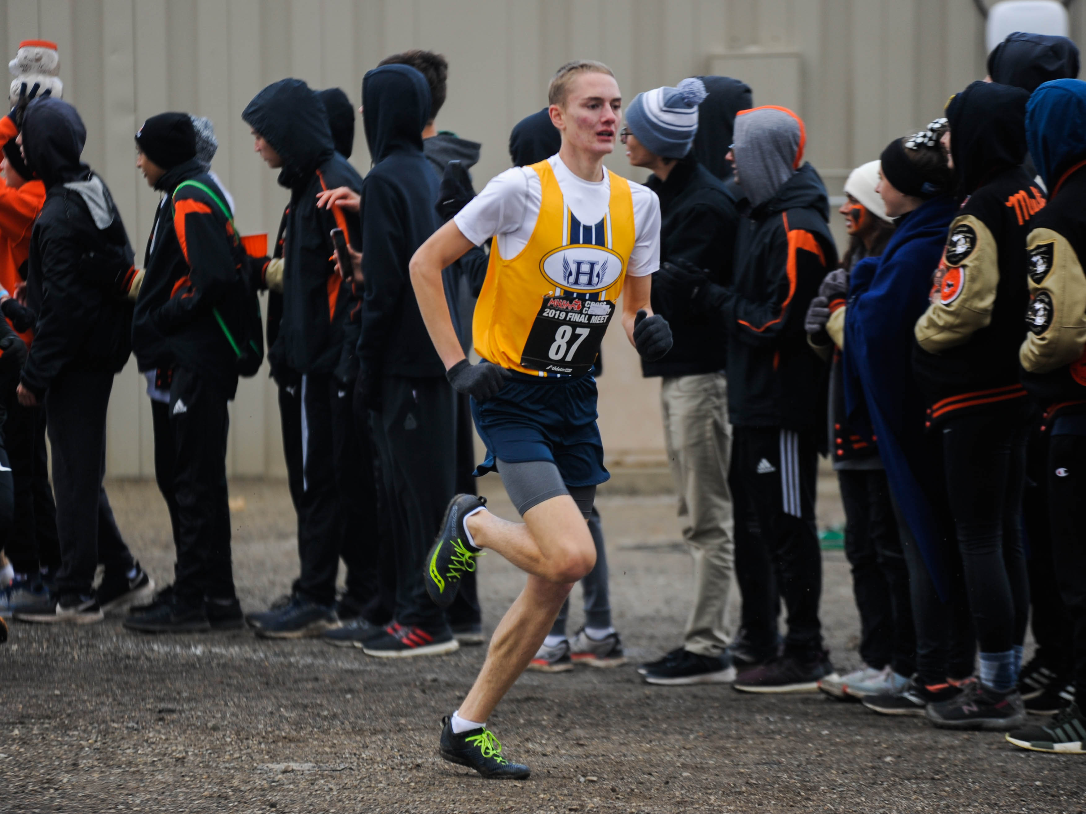 boys cross country shoes