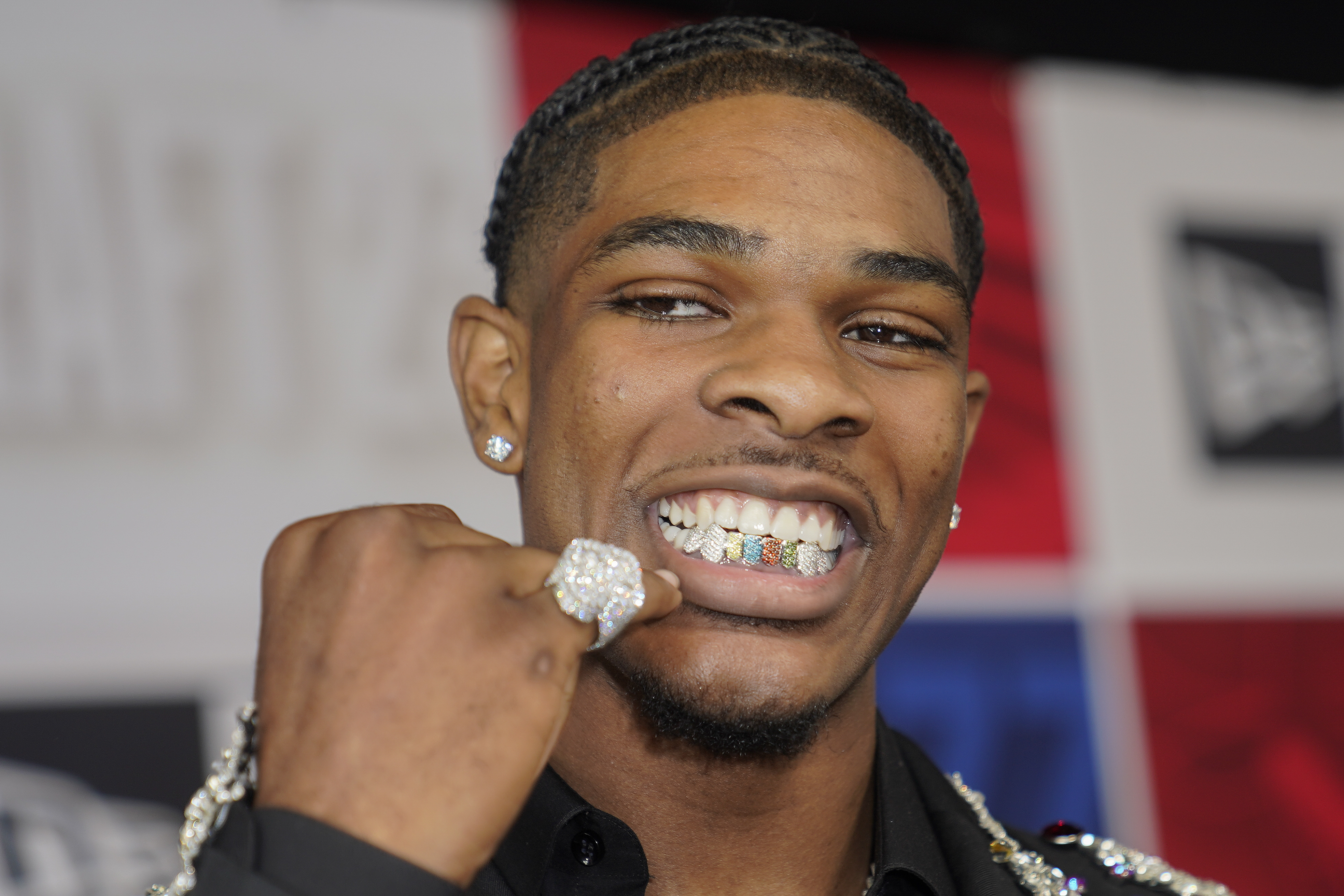 NBA draft 2023: Scoot Henderson's bling-heavy outfit includes his grill 