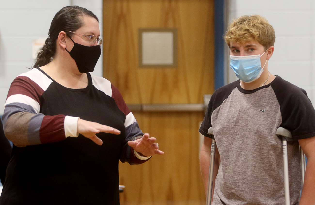 Glassboro Police prepare and deliver Christmas dinners to seniors, Dec. 6, 2020