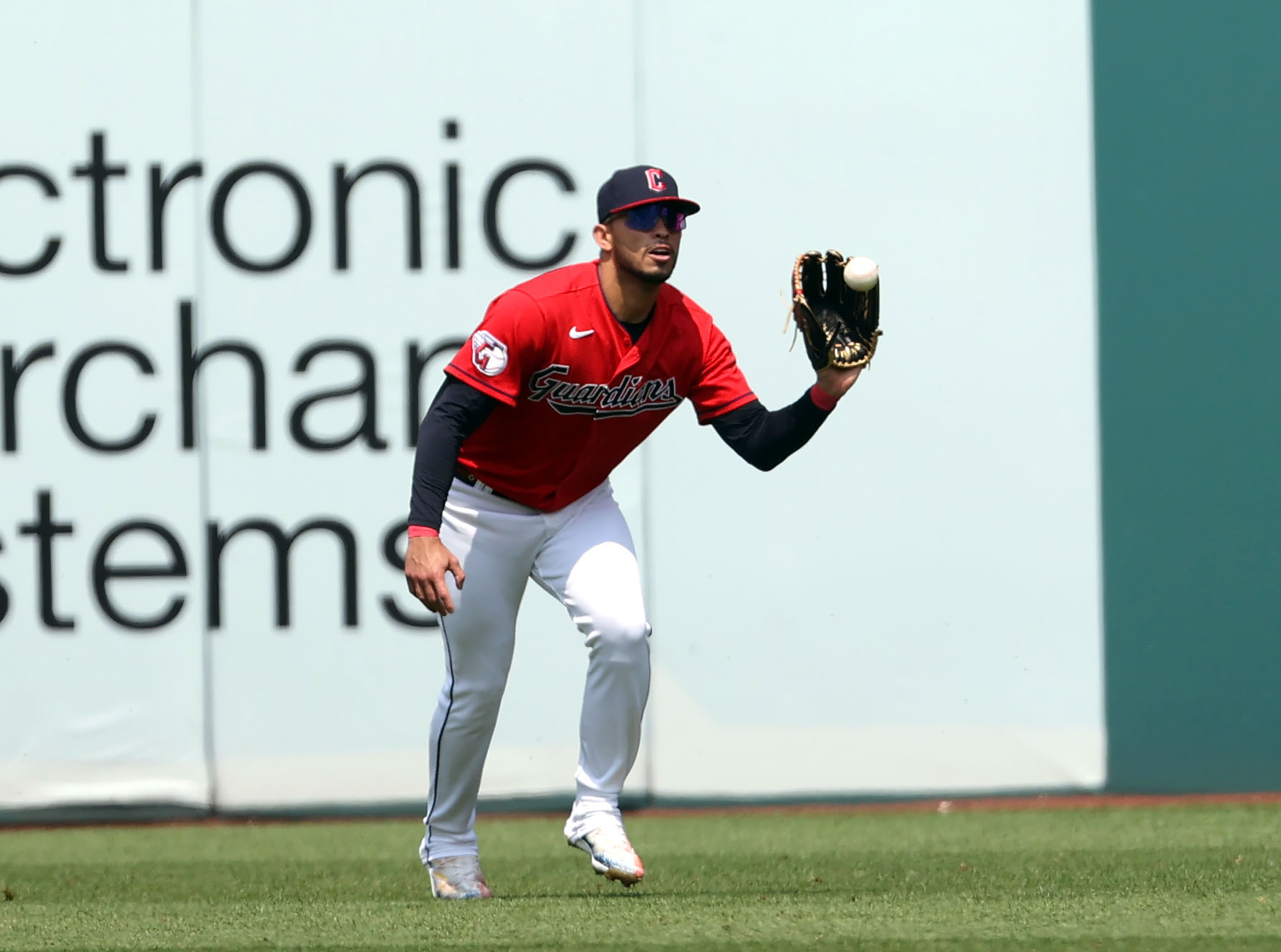 CLEVELAND, OH - MAY 24: Chicago White Sox center fielder Clint