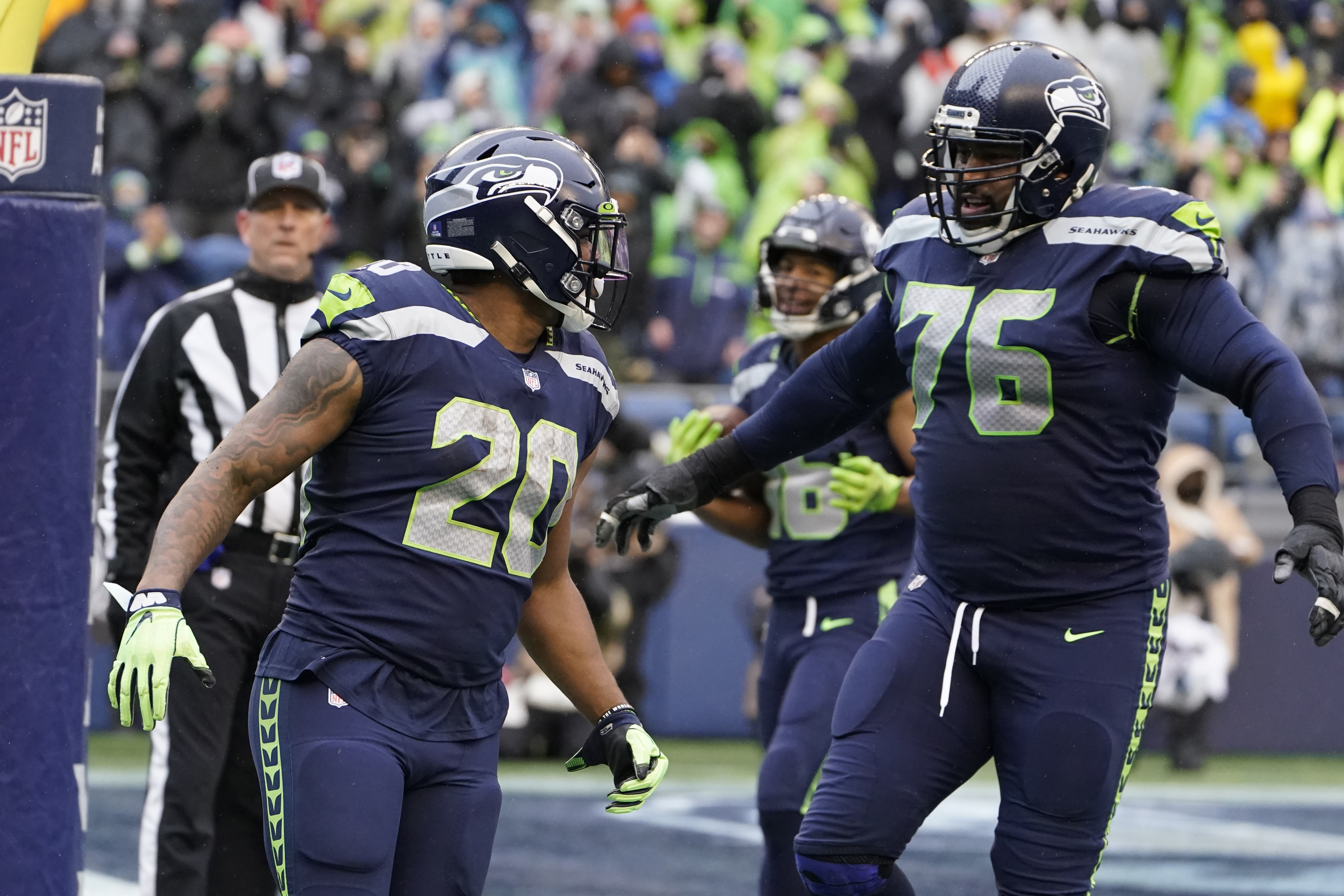 Seattle Seahawks offensive tackle Duane Brown (76) on the field during the  first half an NFL