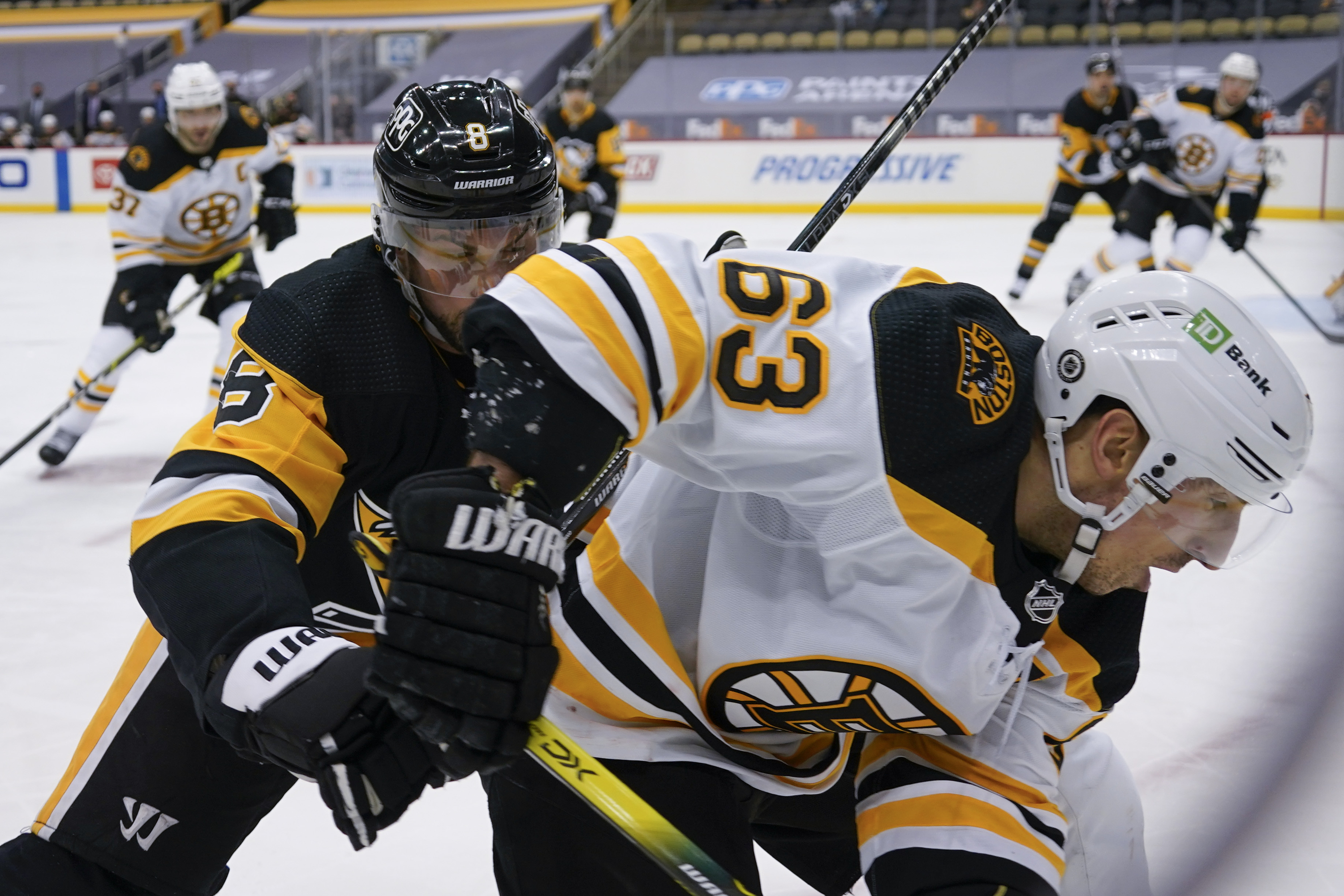 Bruins, Penguins cancel morning skate during Boston lockdown