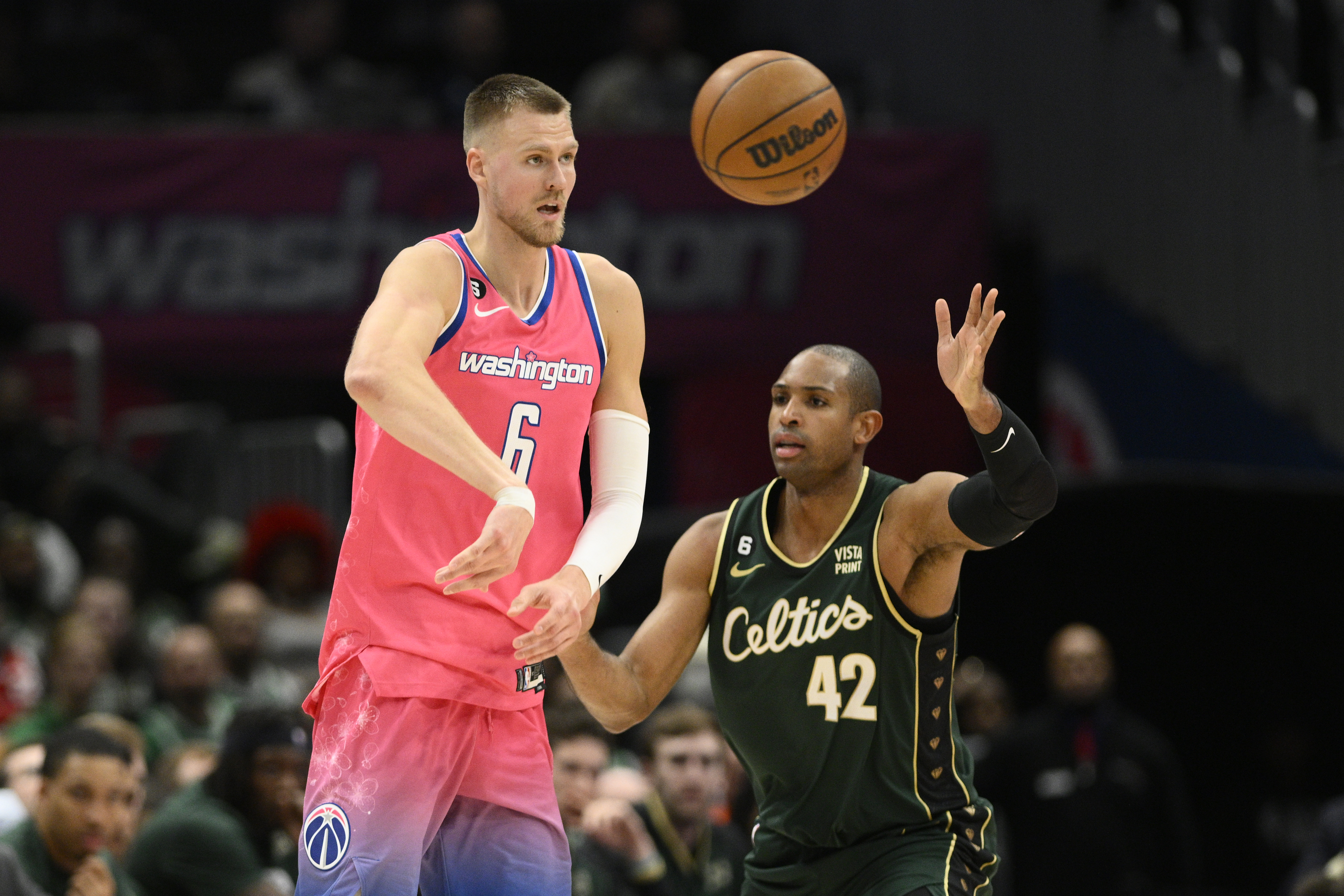 Celtics working to acquire Wizards' Kristaps Porzingis, sources