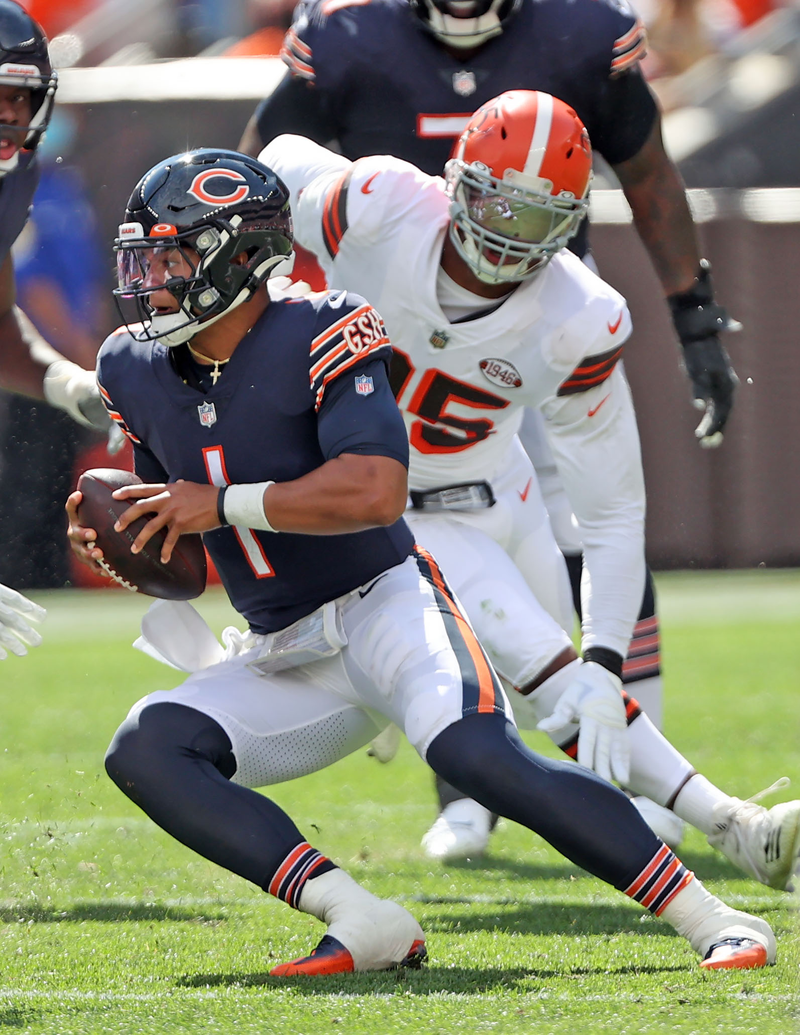 Cleveland Browns' Myles Garrett has career day vs. Bears